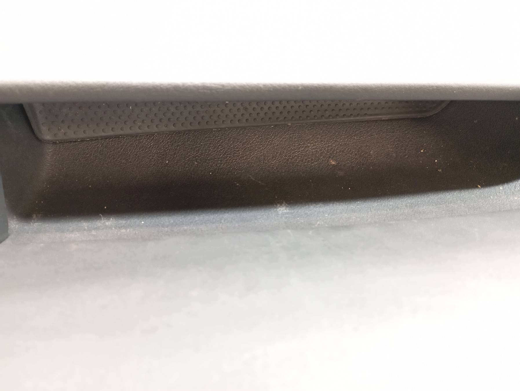 upholstery side left front driver´s leather 0447540590 Skoda Superb and