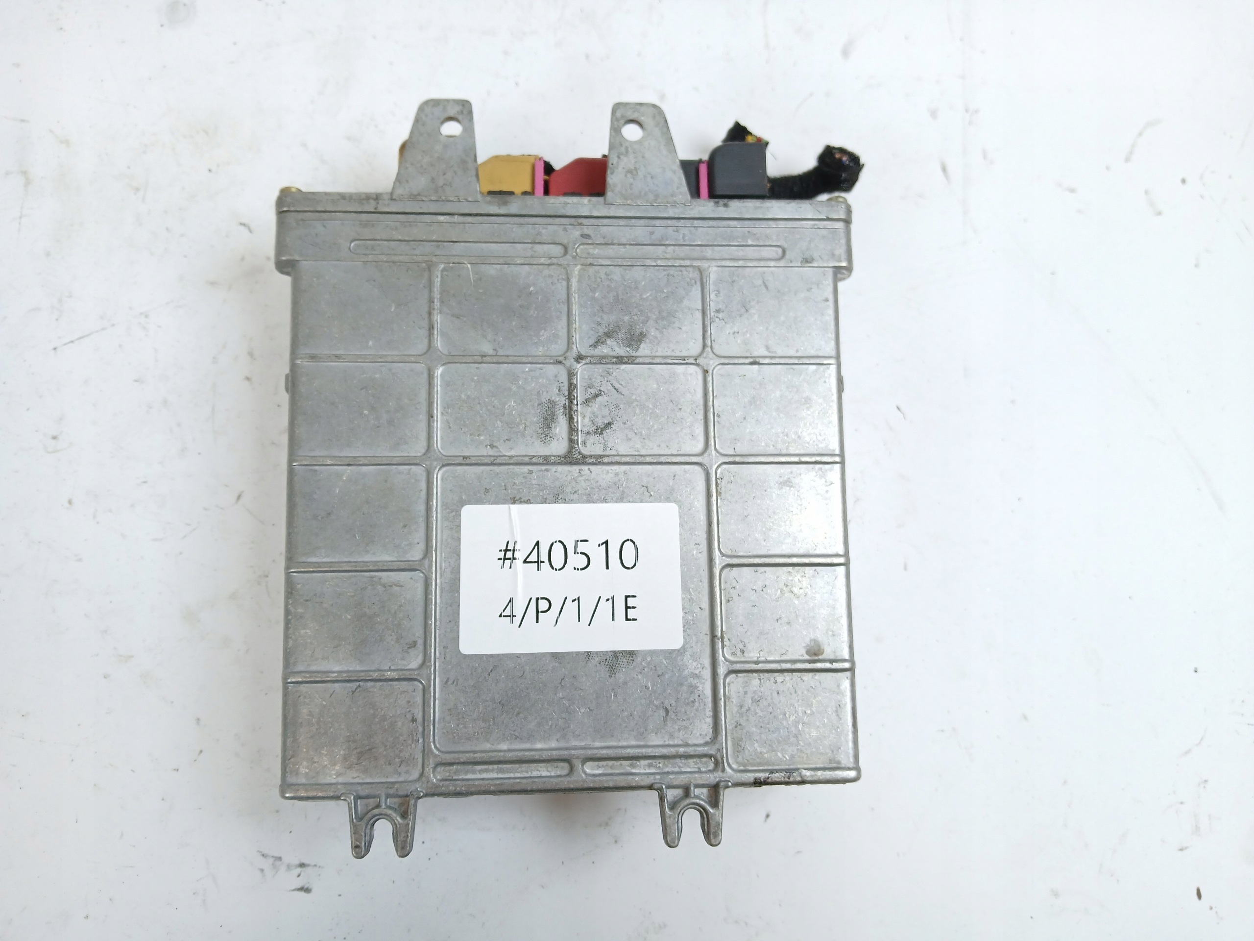 AUDI A4 B5 1.8 unité de commande électronique uce moteur 8D0907557CX