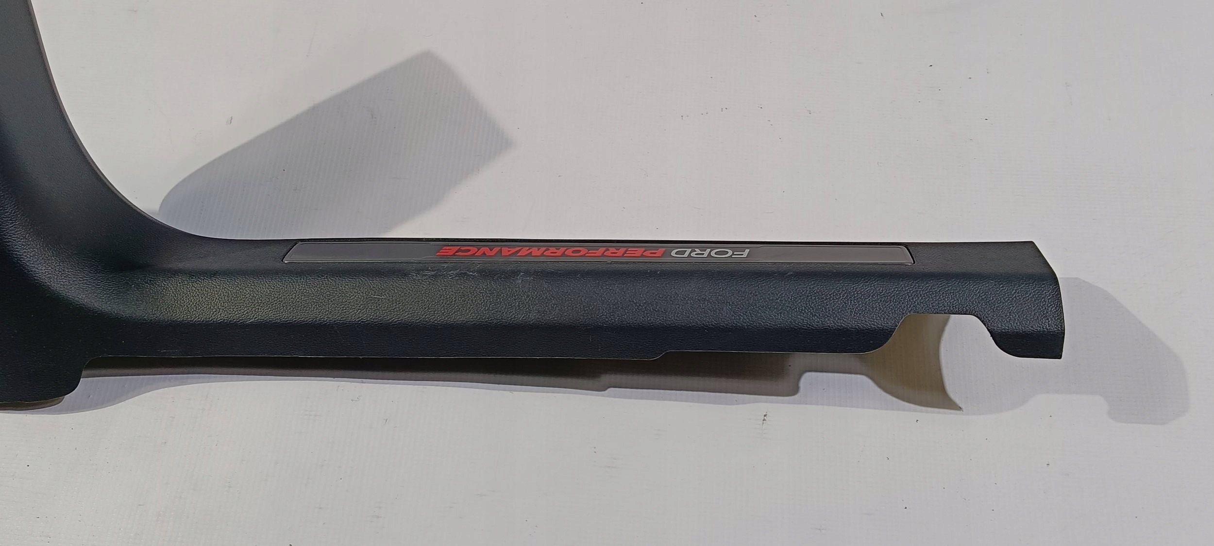 cap threshold of the threshold moulding inner right Ford Explorer ST 2020