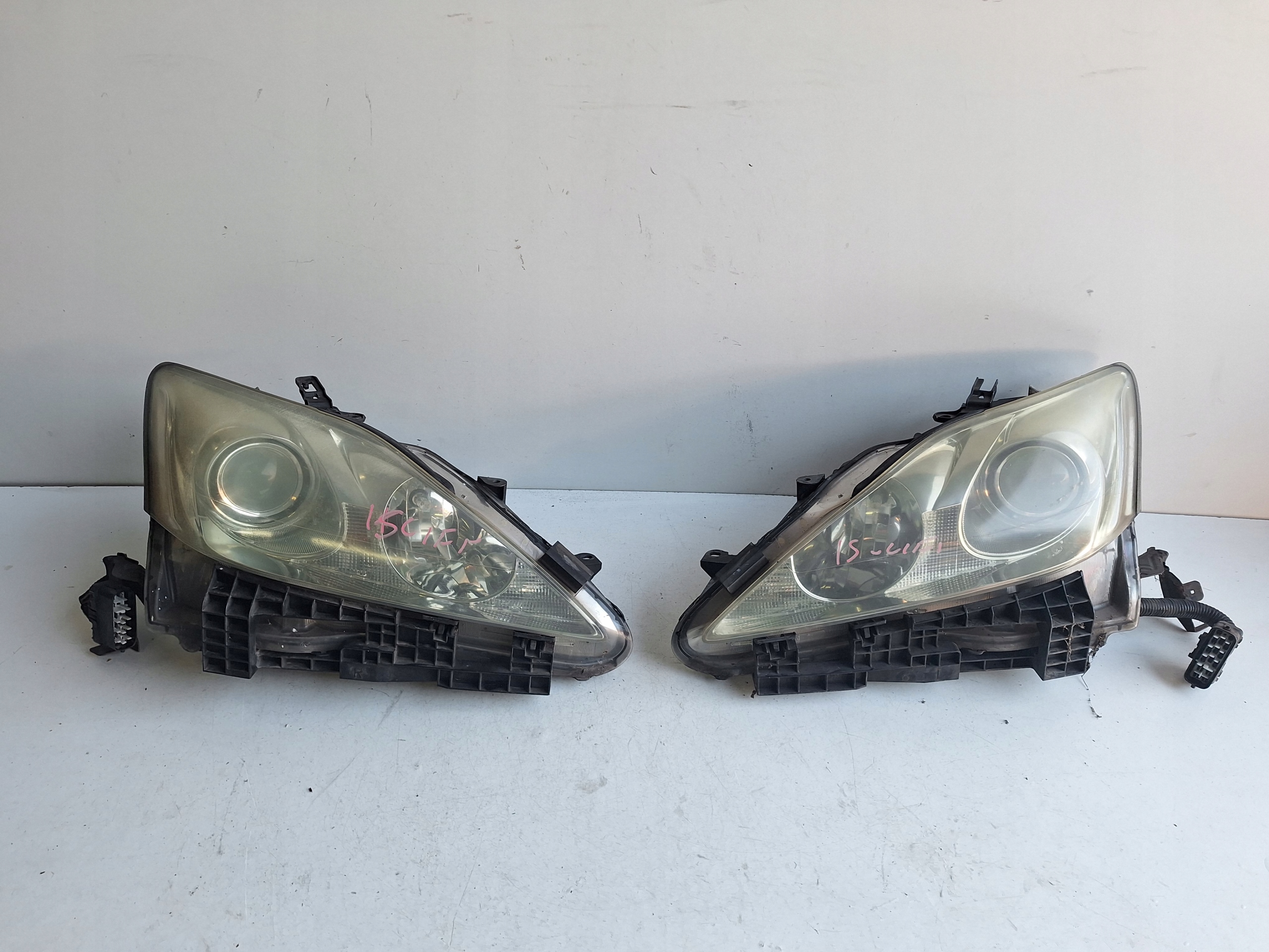 LEXUS IS II LIFT 09-12 light left XENON UK