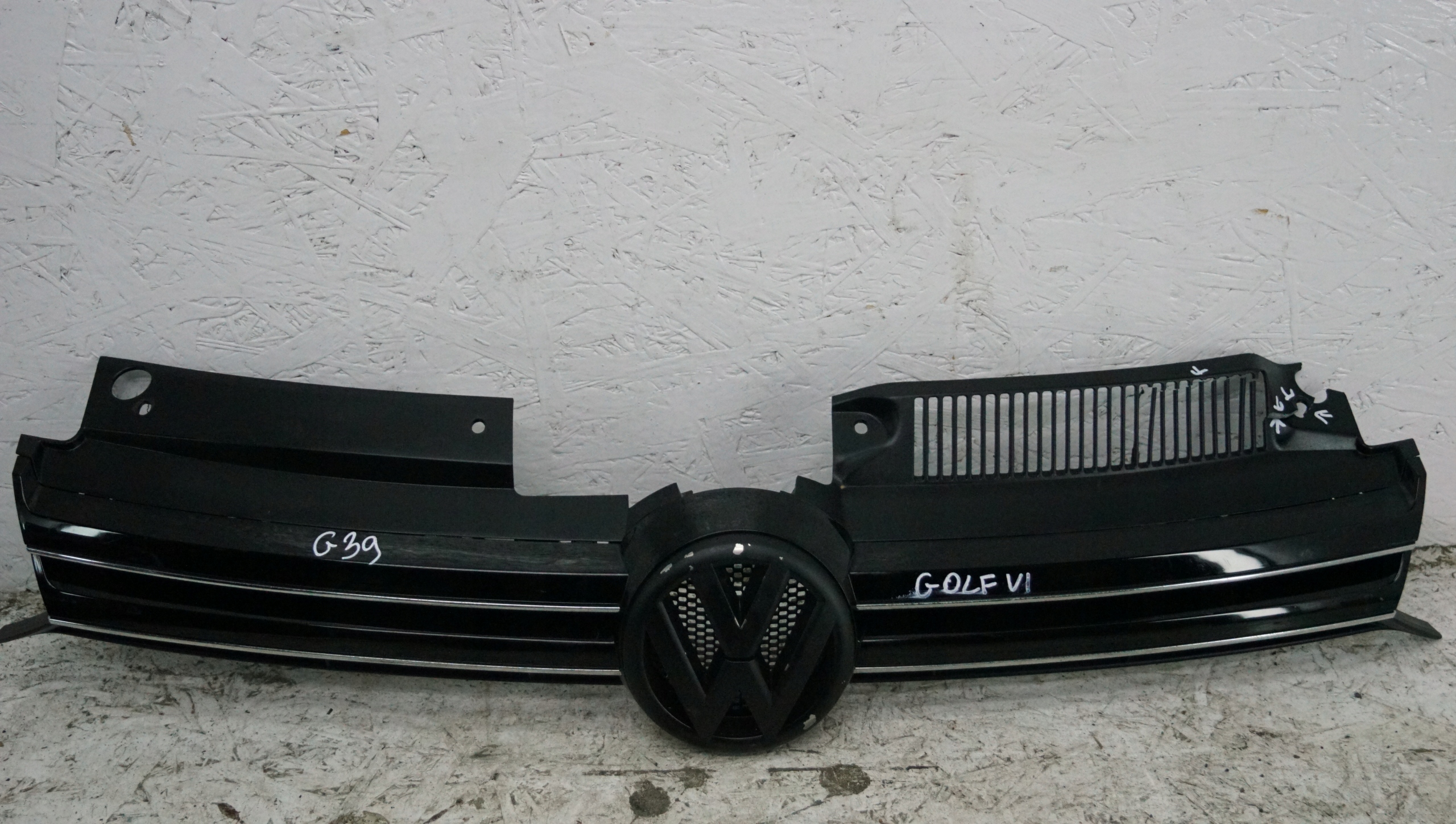 решетка радиатора vw GOLF VI 6