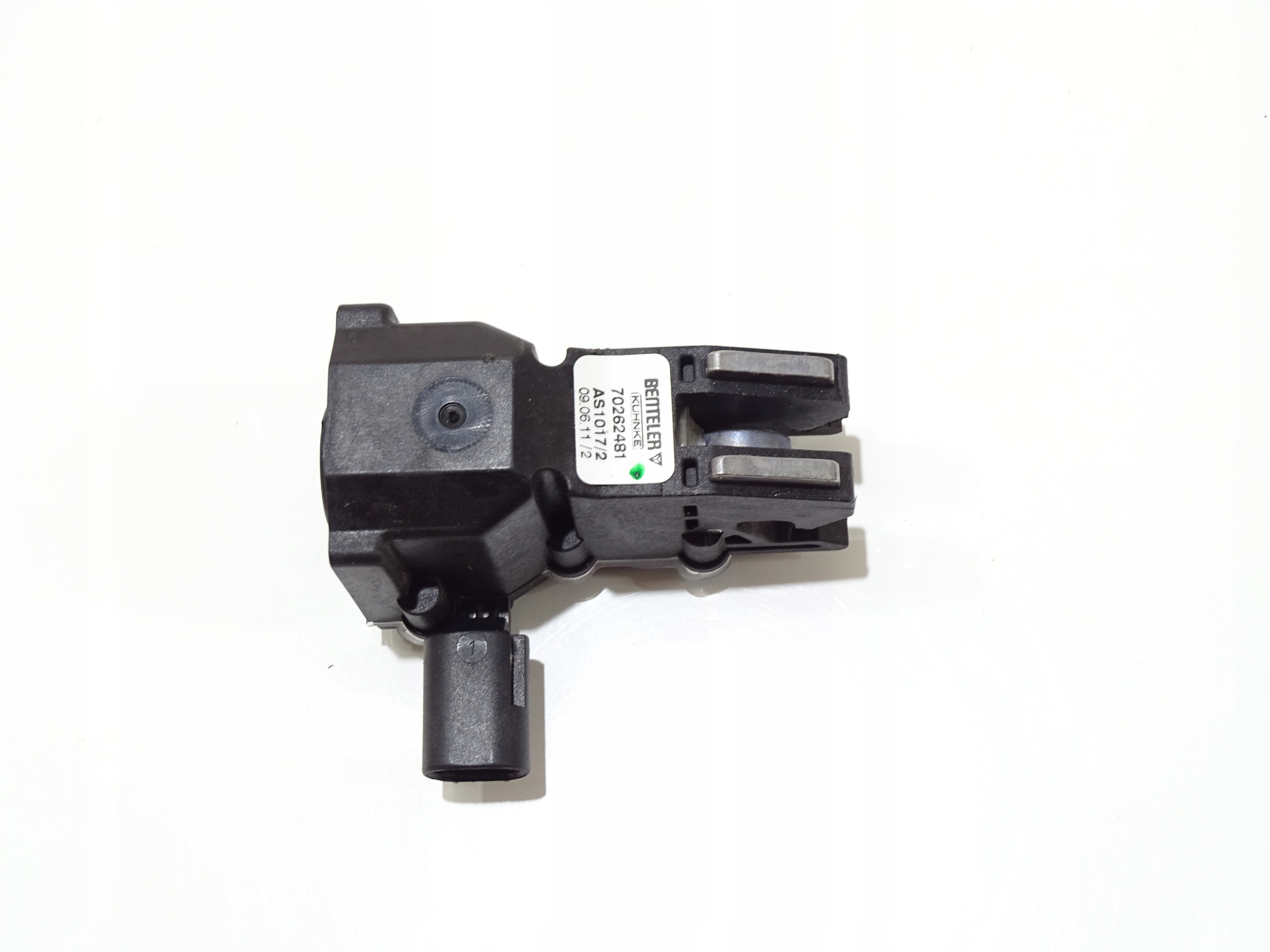 NABOJ PIROTECHNICZNY ZAGLOWKA BMW E88 OE 70262481
