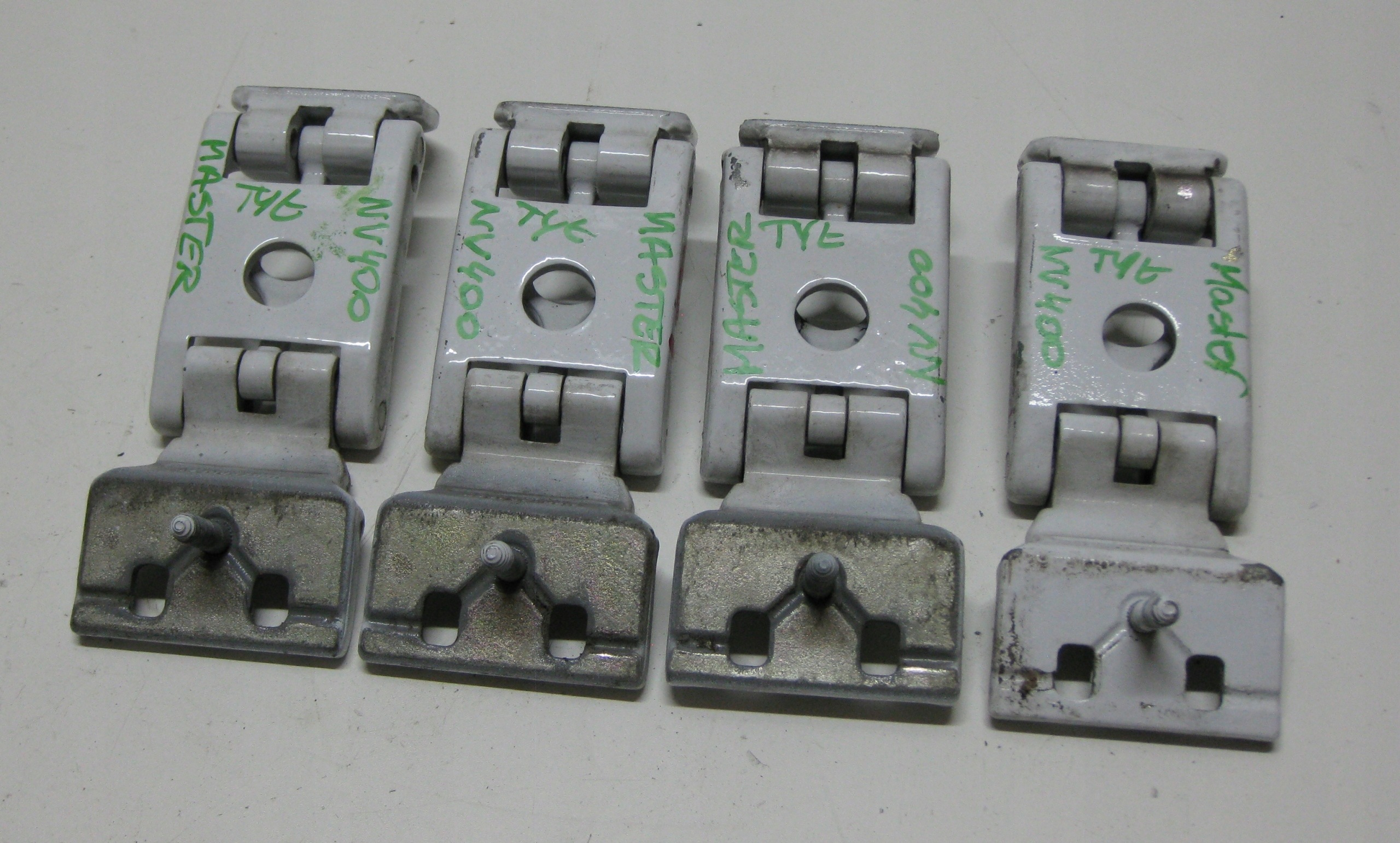 RENAULT MASTER 2.3DCI hinge door rear part left right 844009783R