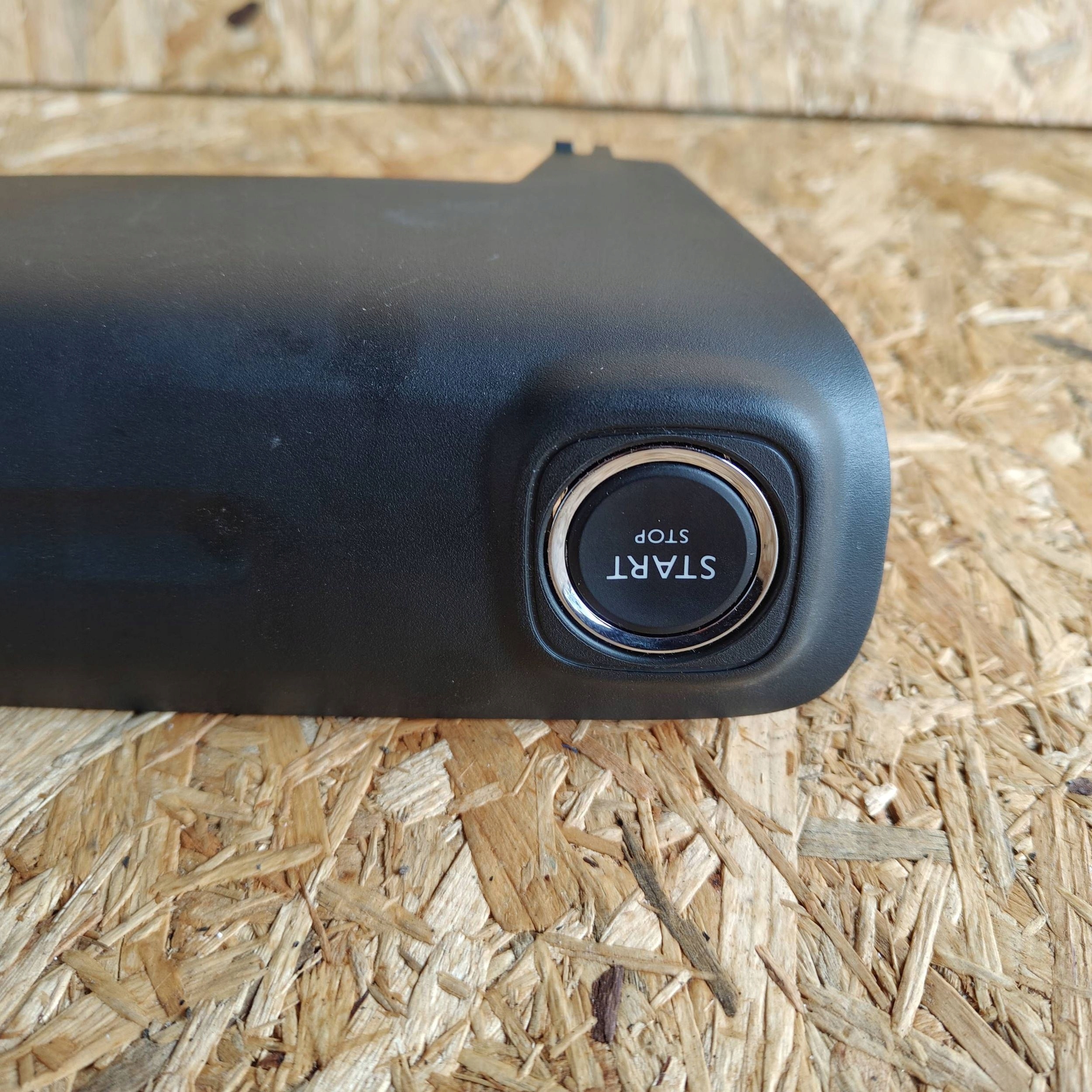 button Start-Stop Citroen C3 Aircross 13477816