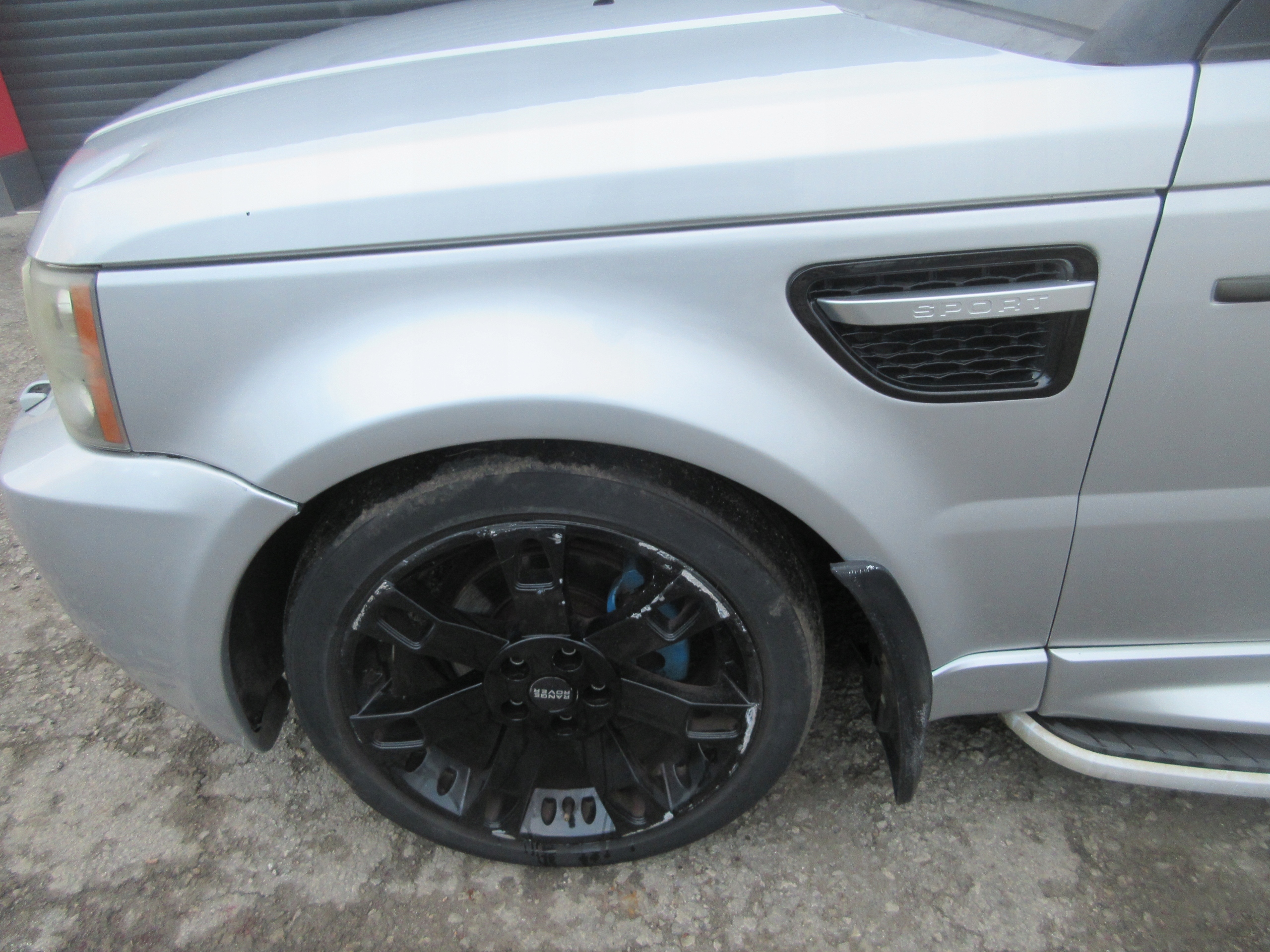 BŁOTNIK LEWY PRZÓD RANGE ROVER SPORT I L320 LRC737