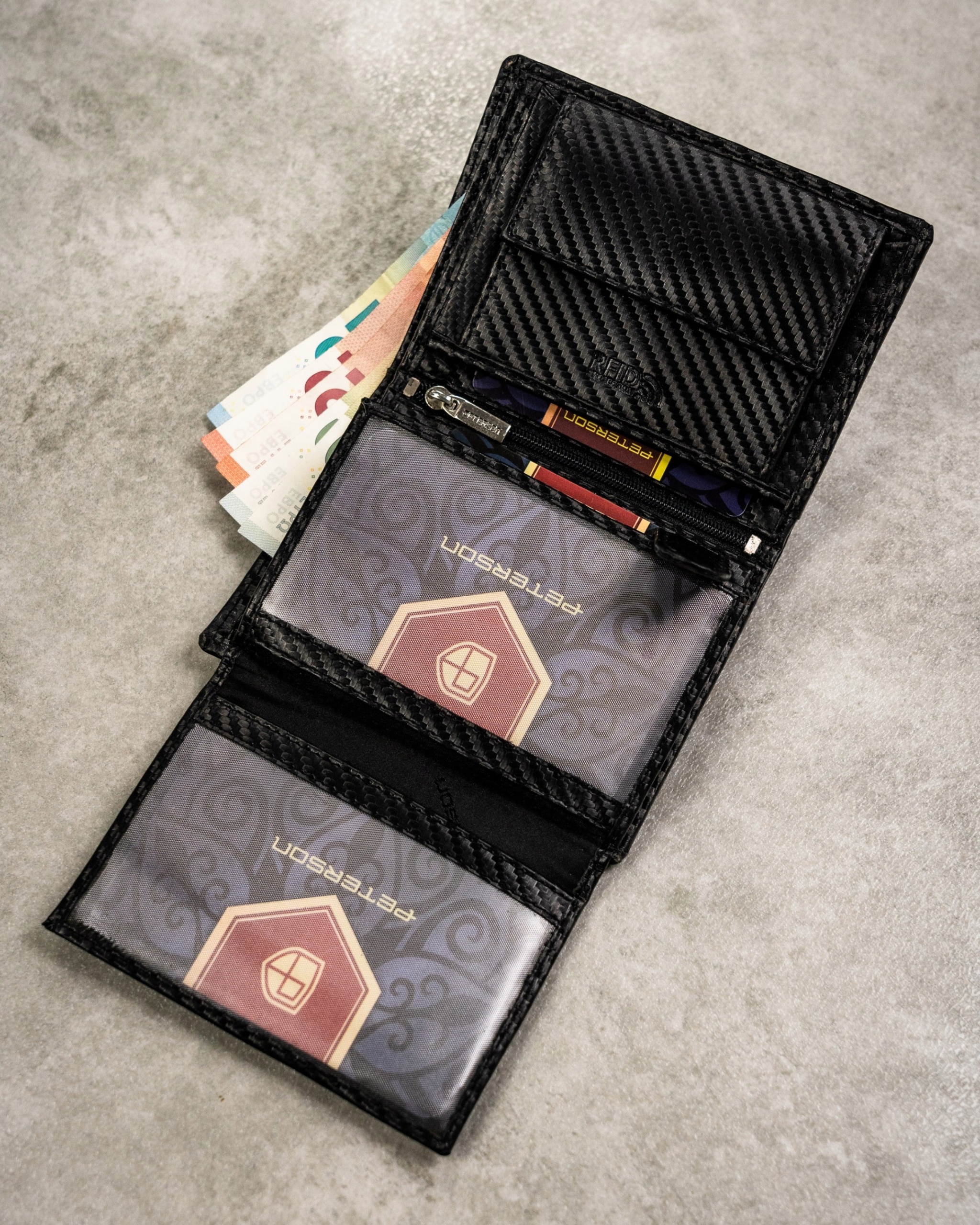 PETERSON portfel skórzany męski solidny na prezent Kolor czarny