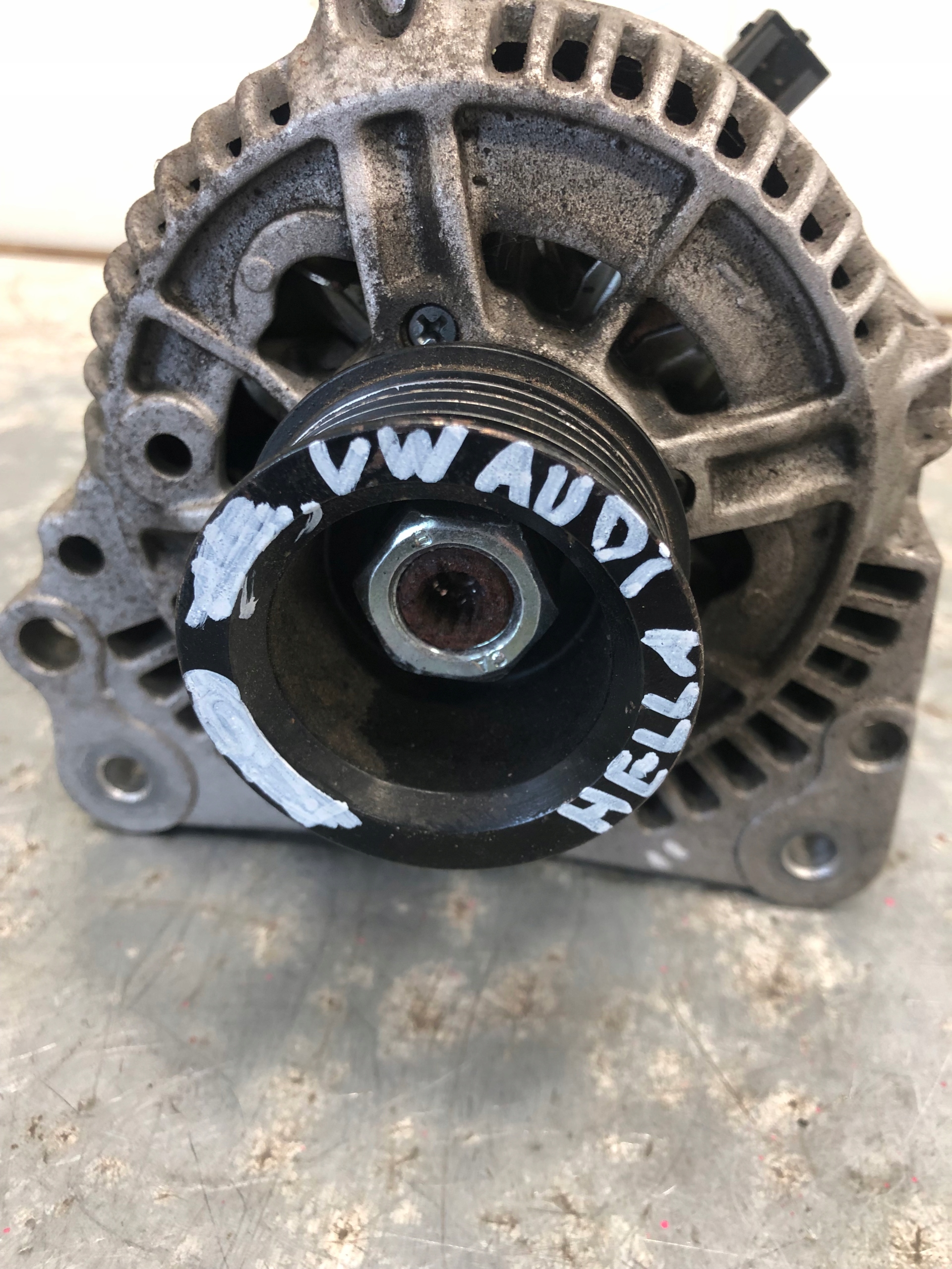 alternator HELLA VW AUDI 8EL012427