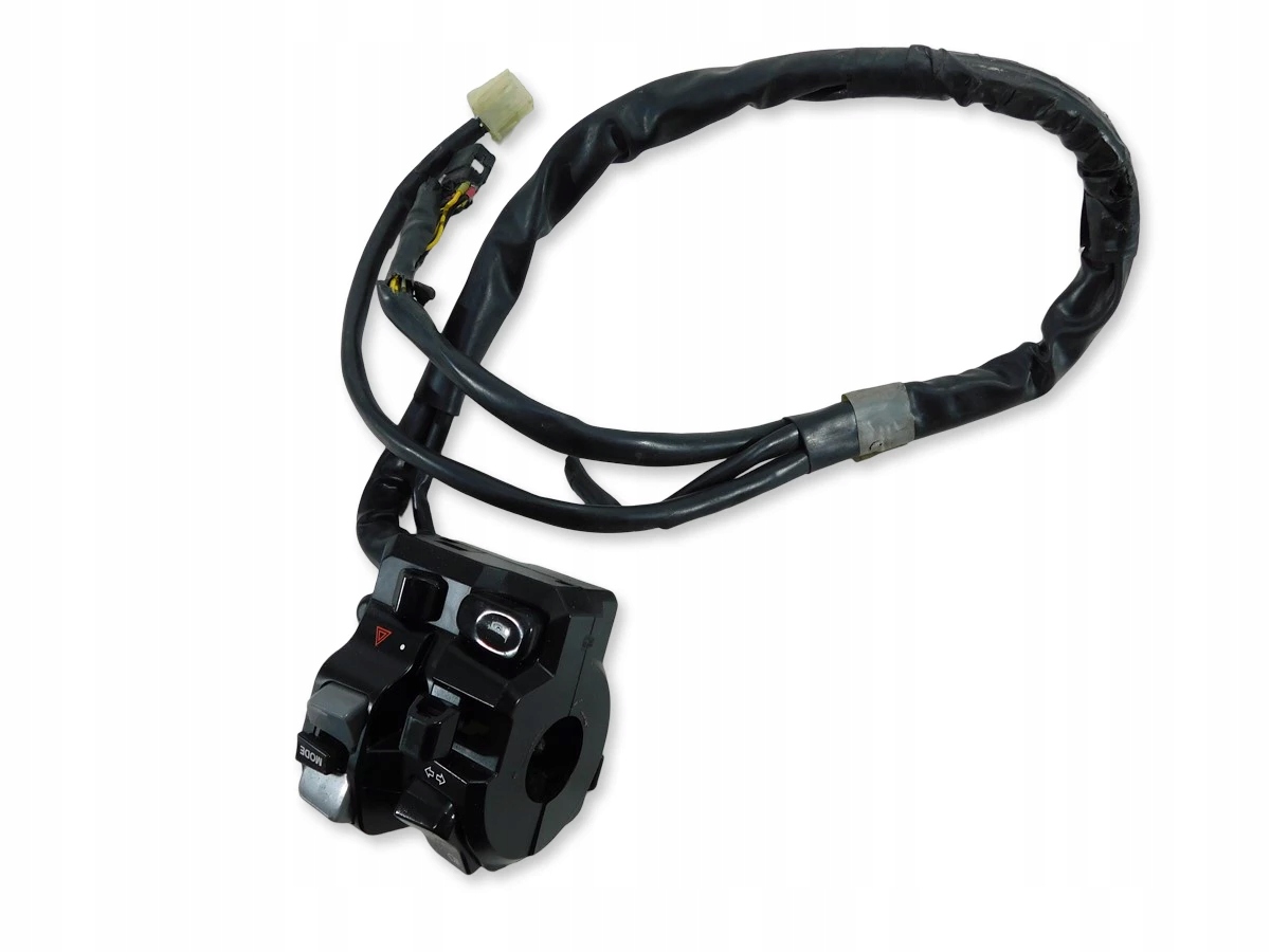 Prepínač Ľavý Predný Yamaha YZF-R1M RN32 15-20 U-11 2CR839690100