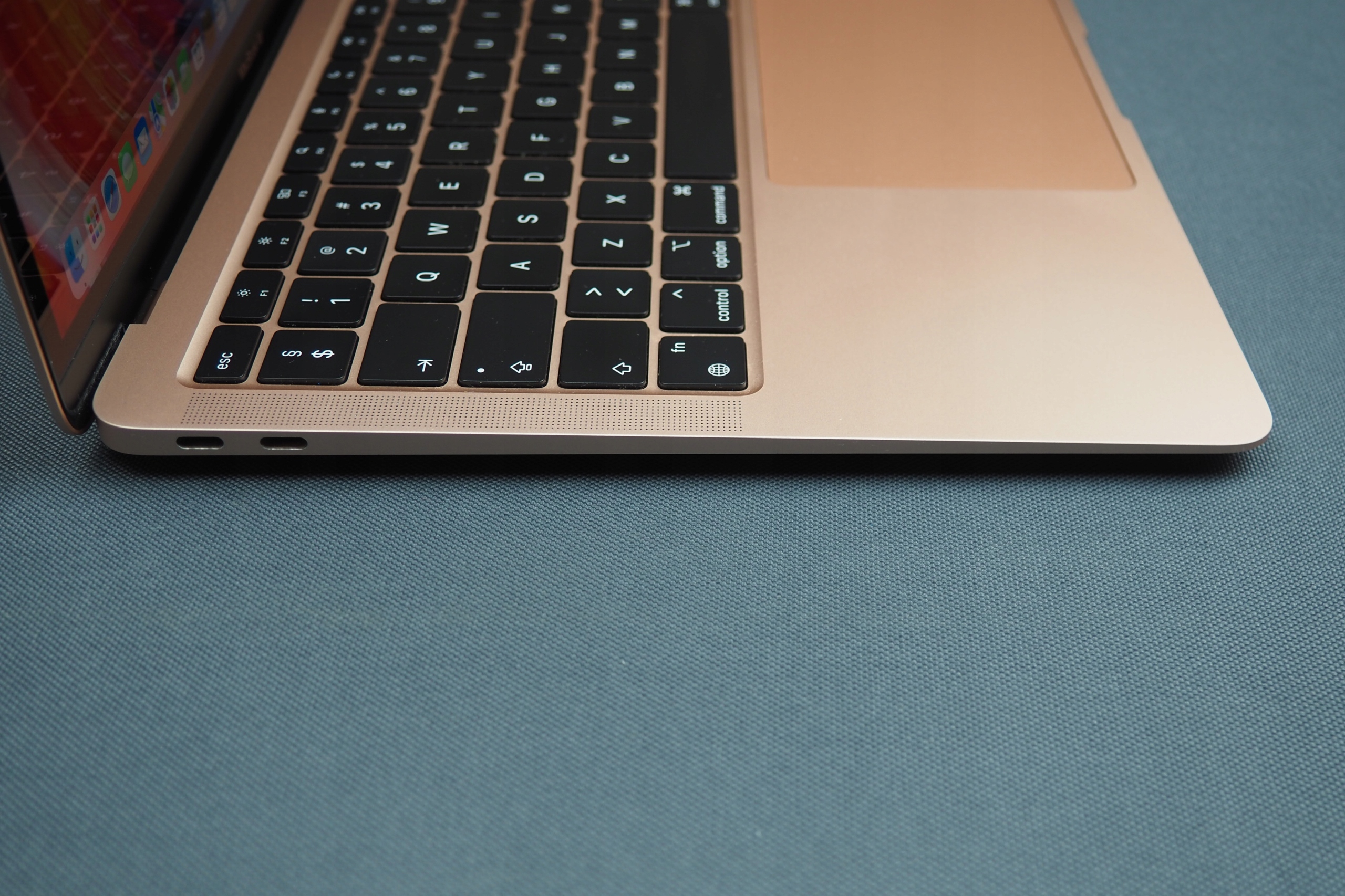 Laptop Apple MacBook Air M1 8-core CPU + 8-core GPU 16GB