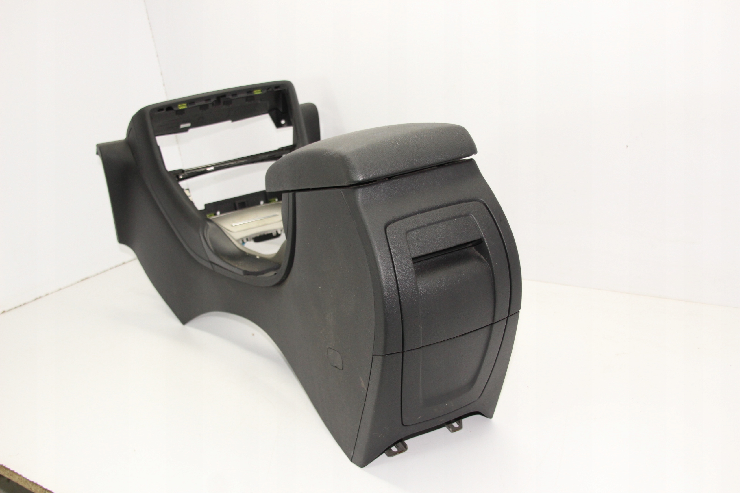 тунель середина подлокотник CITROEN C5 III X7 08-