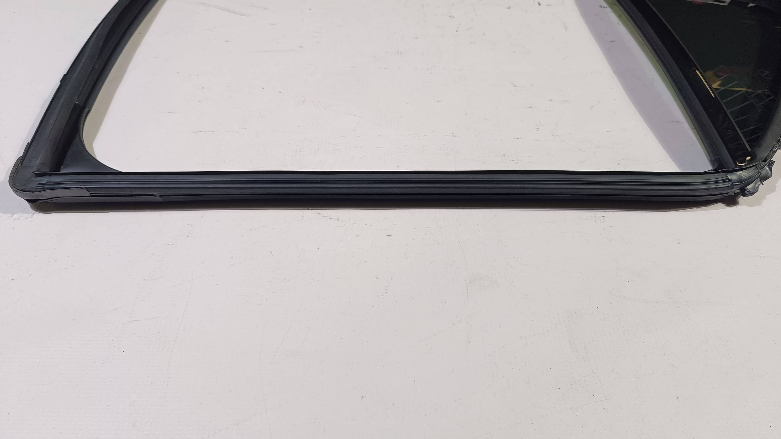 window side trojkat door tylnych rear part right side Ford Explorer V 2016