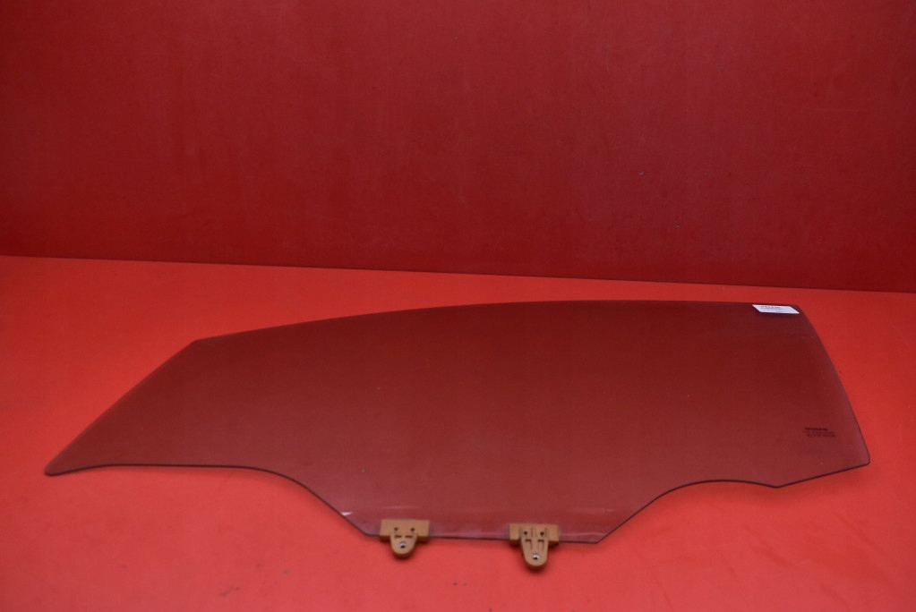 window side left front front NISSAN LEAF 1 and ZE0 LIFT 10-17