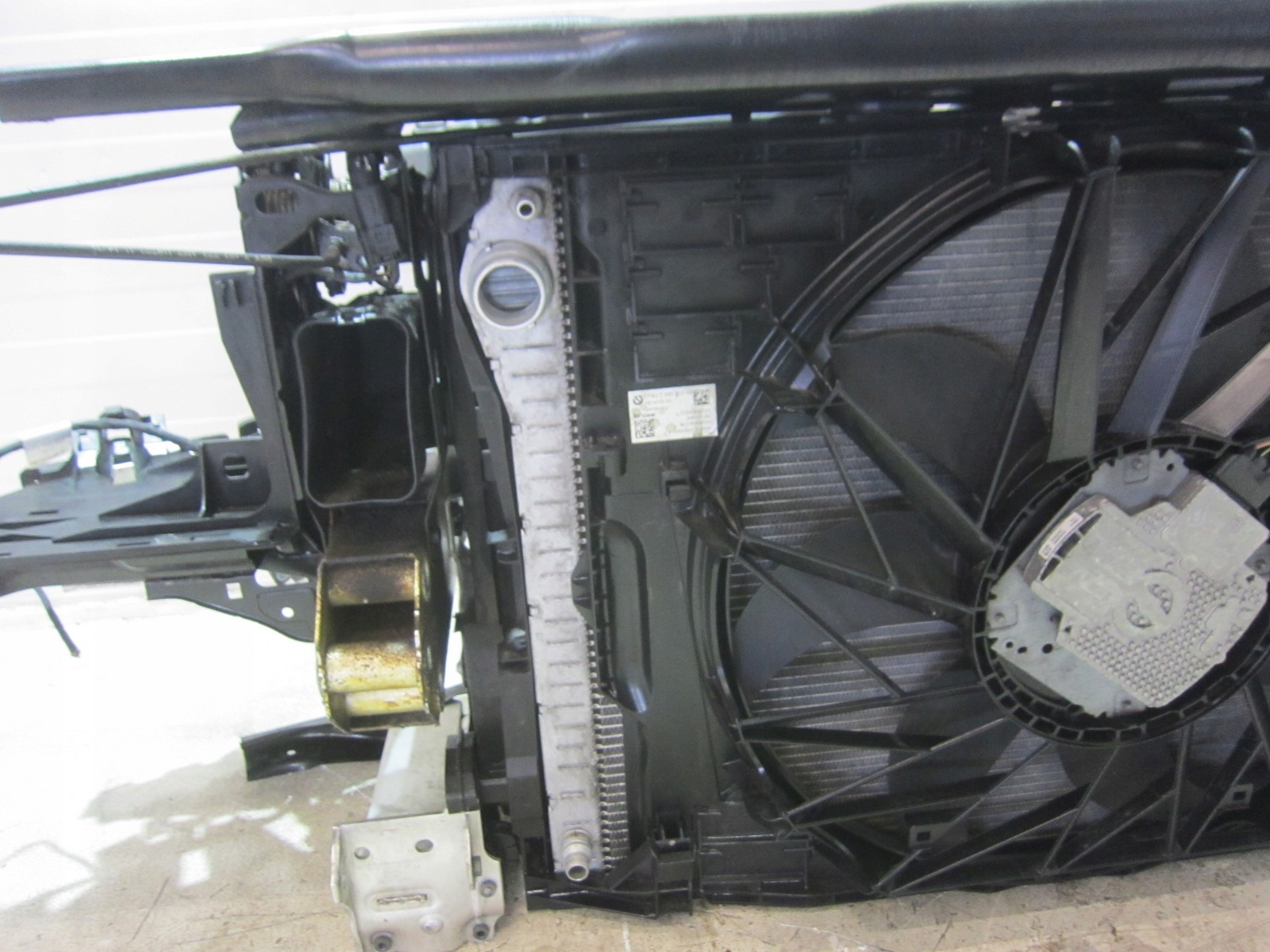 BMW F10 528i N52 258KM support panel for radiators sider radiator pillar 51117200706