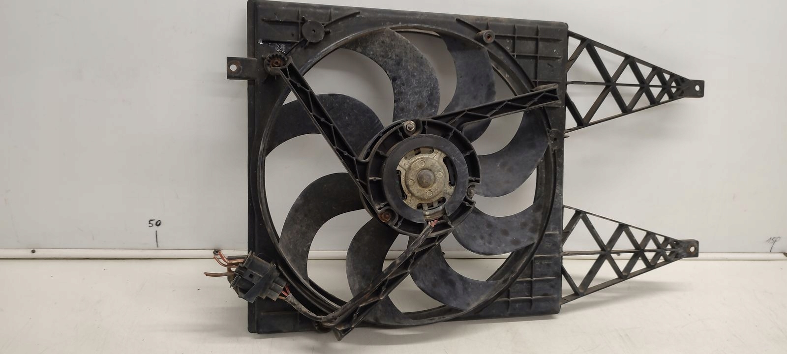 ventilátor chladiče VW Polo 9N LIFT 5D 1,4