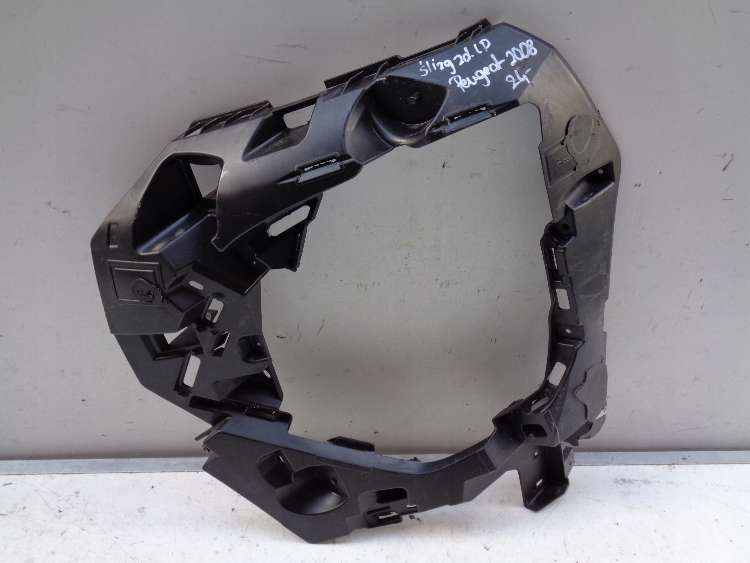 SUPPORT MONTAGE PARE-CHOCS GAUCHE AVANT PEUGEOT 2008 E-2008 24