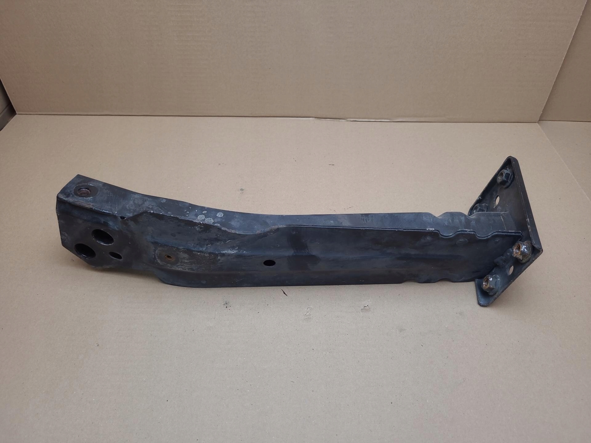 sider pillar of a bumper front Fiat 500 2 2009