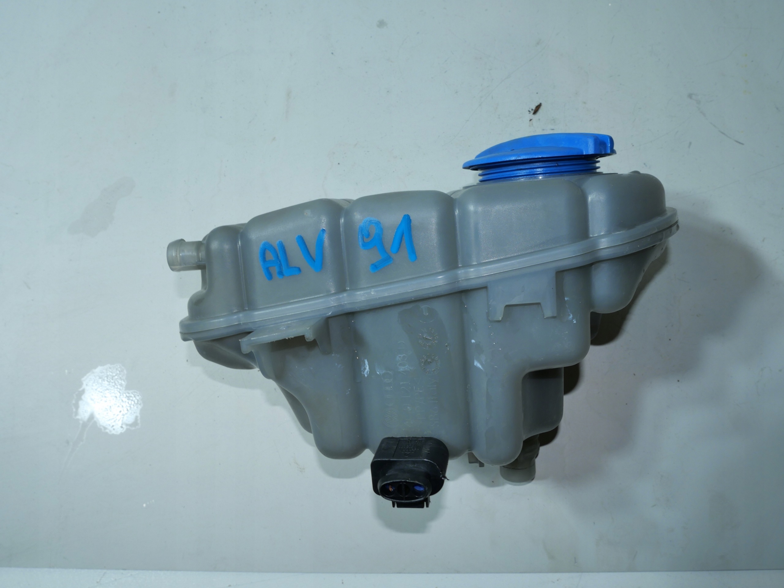 AUDI Scheibenwaschbehälter 4G0121403D