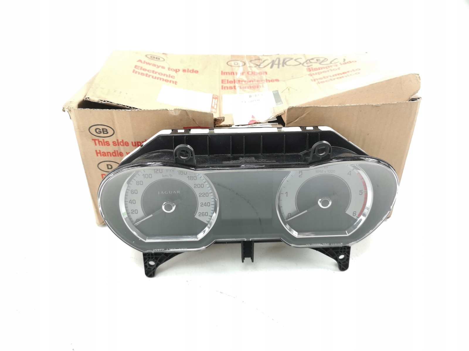 dials clock dials JAGUAR XF 2.7 D V6 C2Z13087