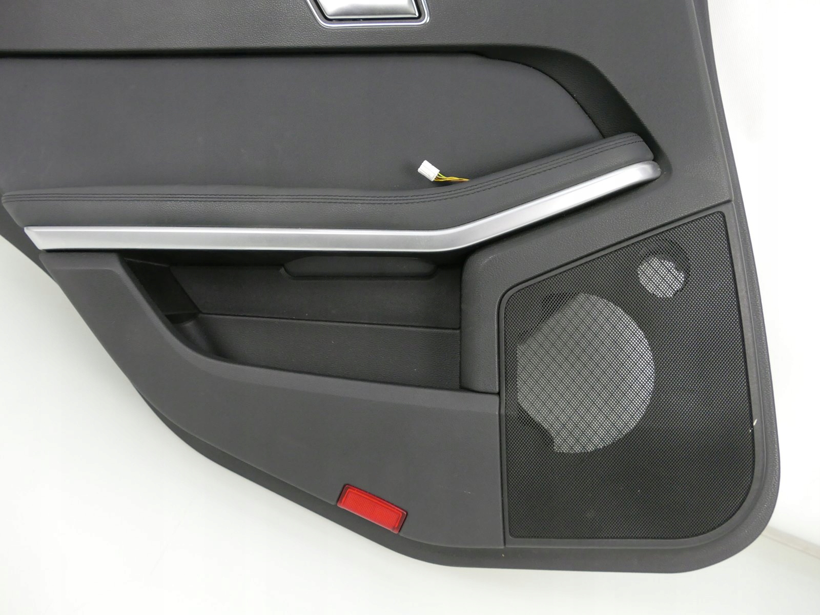 MERCEDES E W212 sedan side door left rear part