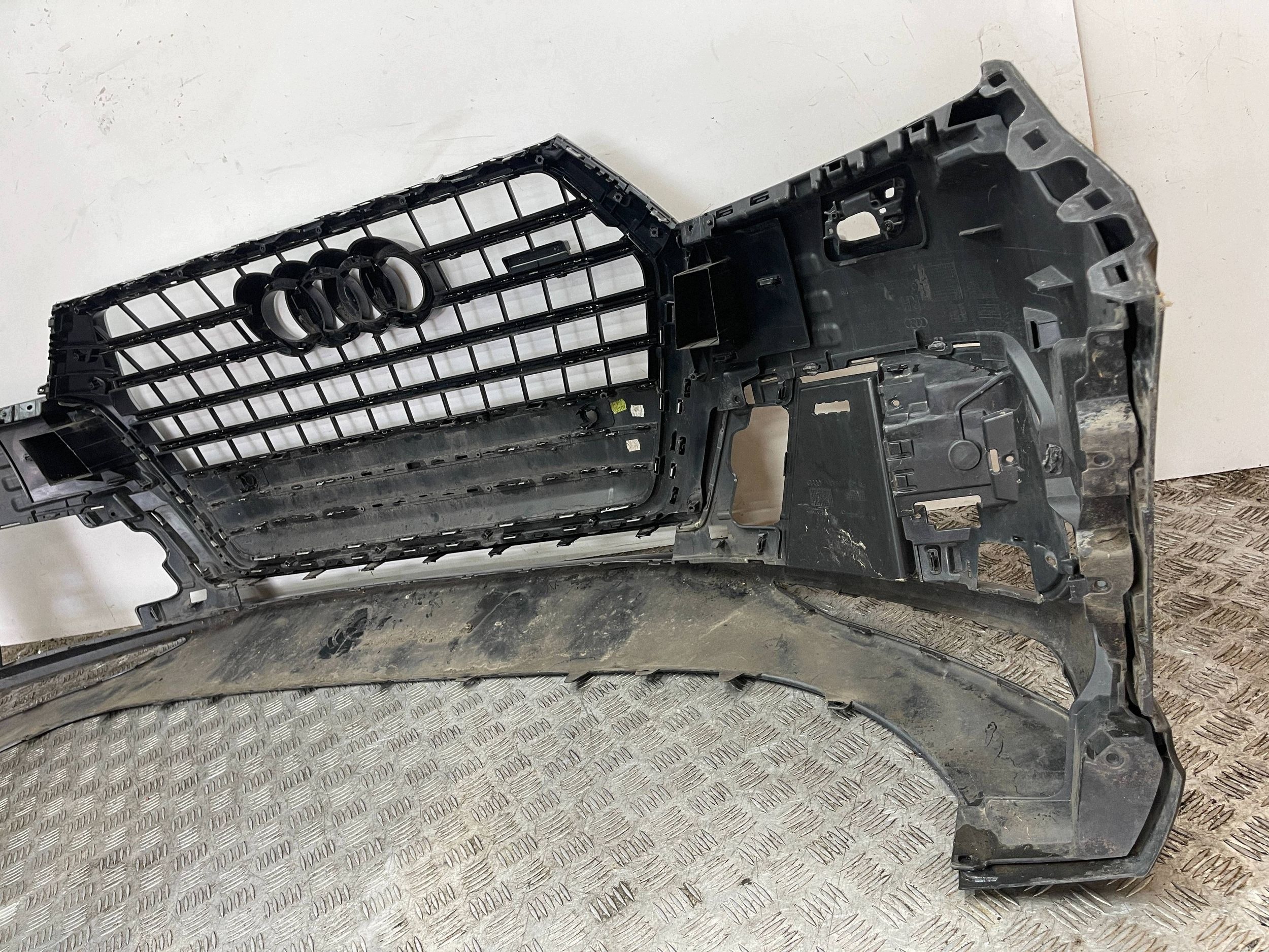front bumper front AUDI Q7 4M II 2 15- S-LINE