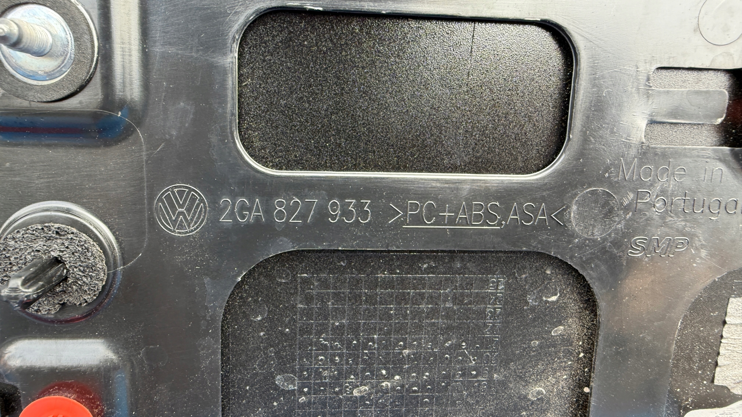VW T-ROC 2GA SPOILER bonnet visor + light STOP 2GA827933 K110/80A