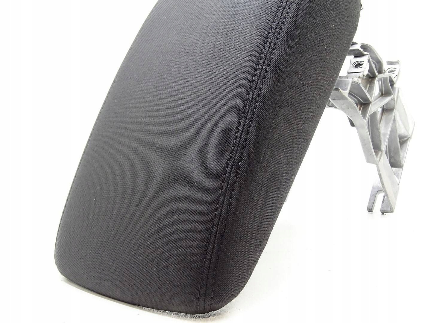 armrest central TUNELU MATERIALOWY AUDI A3 8V 8V0864283