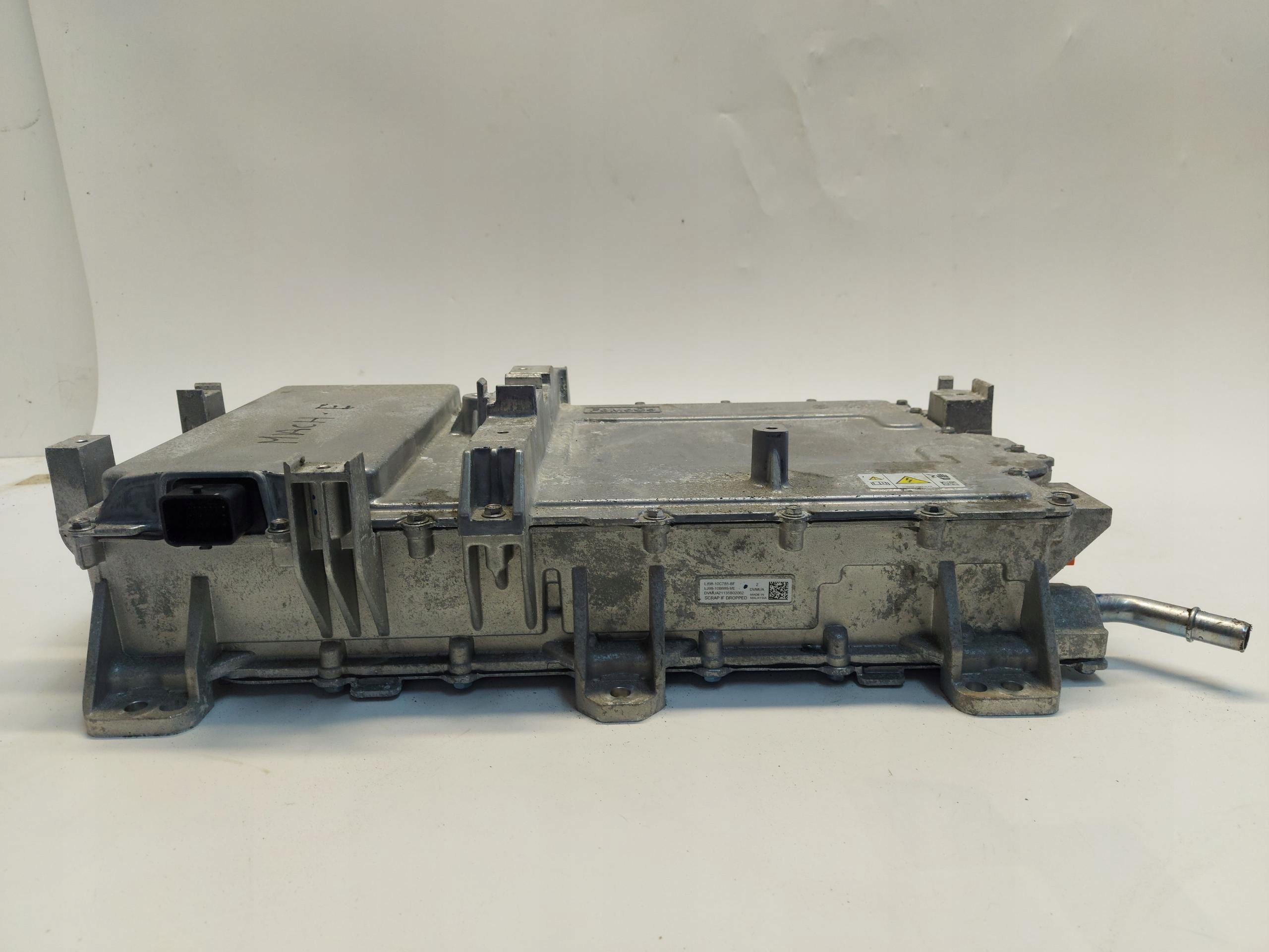 Ford Mustang Mach-E Falownik napięcia LJ98-10C785-BF Numer katalogowy części LJ98-10C785-BF