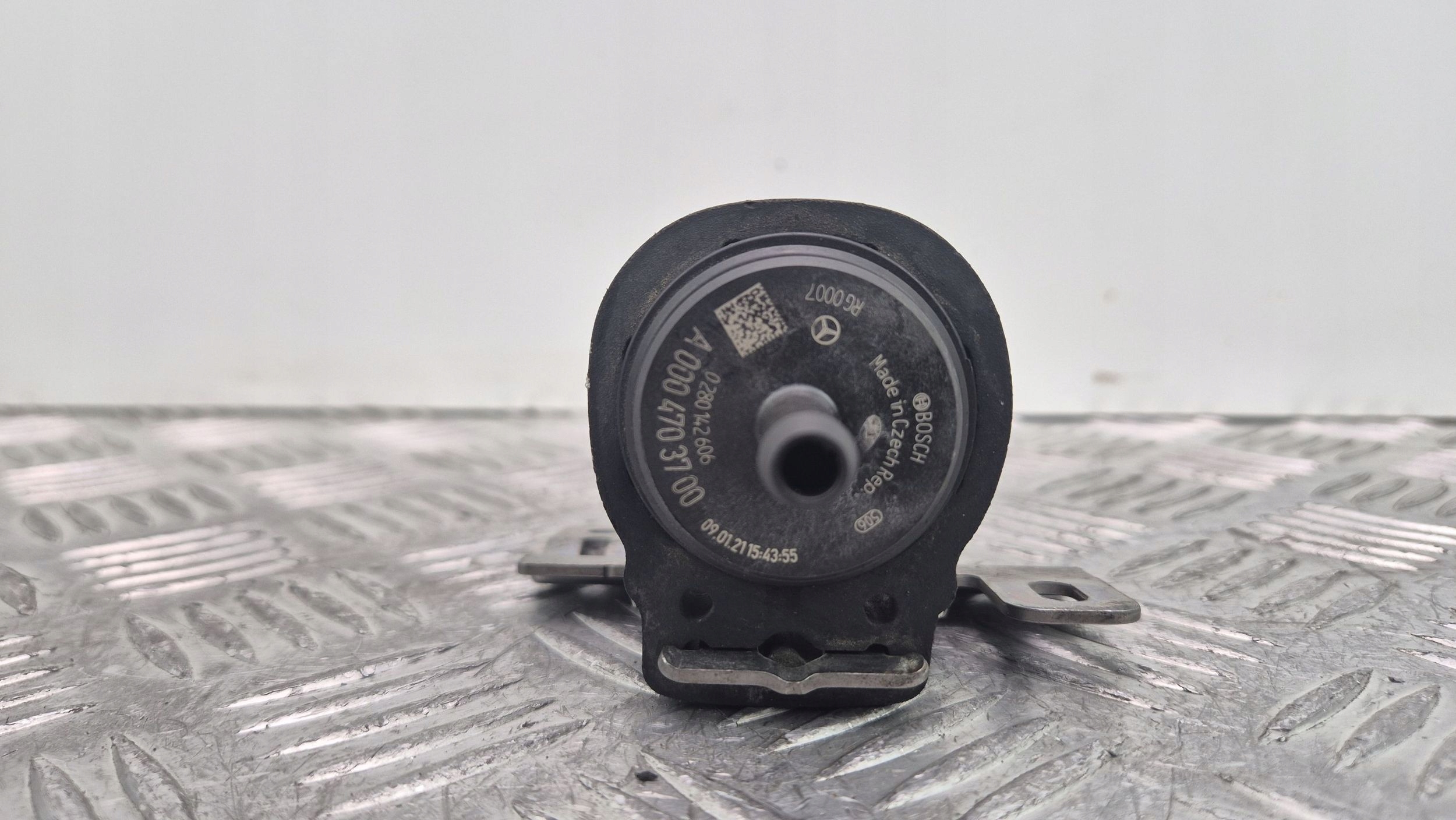 Vanne à vide MERCEDES E300 W213 A0004703700
