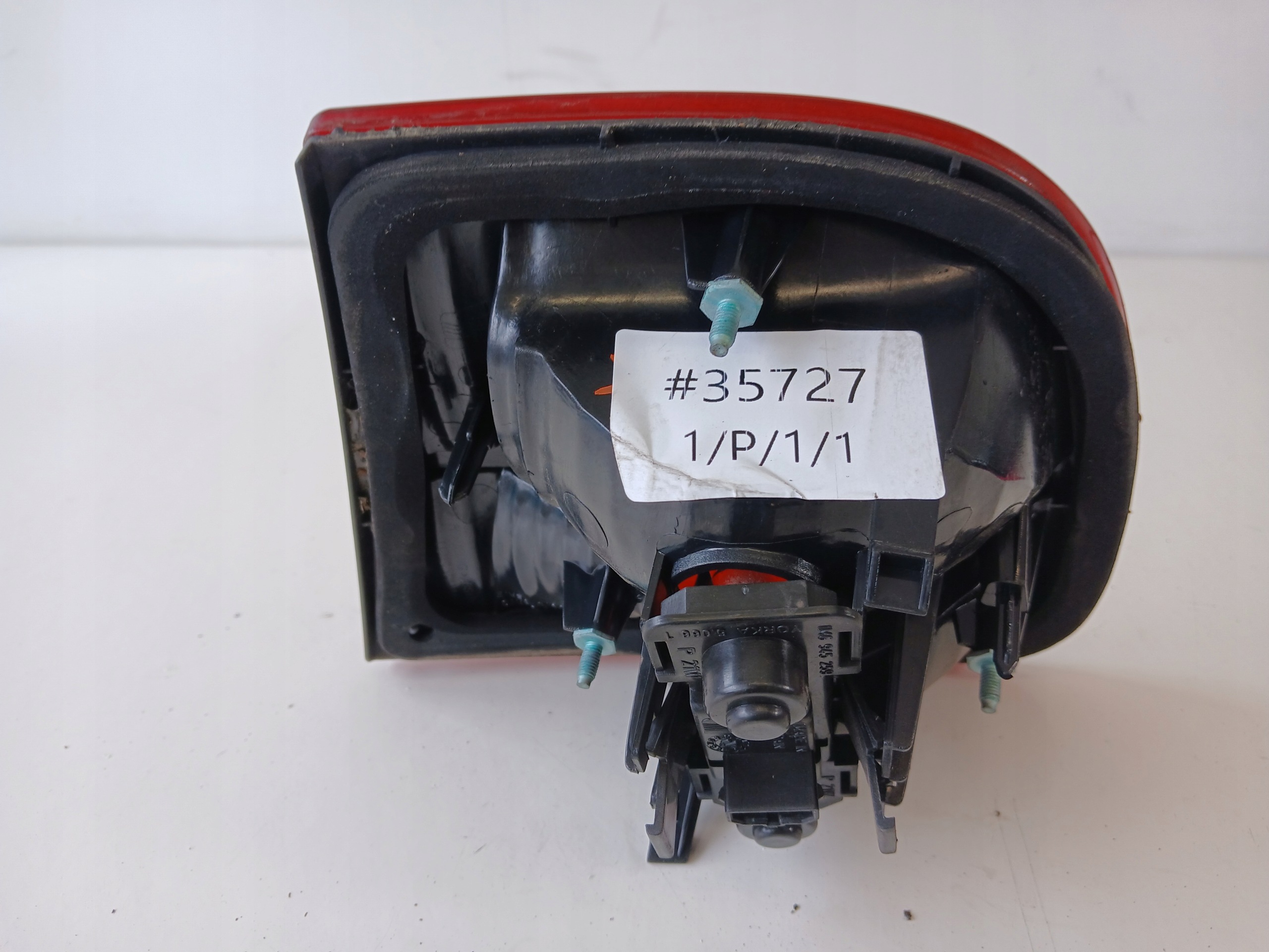 SEAT LEON and light left rear part trunk door