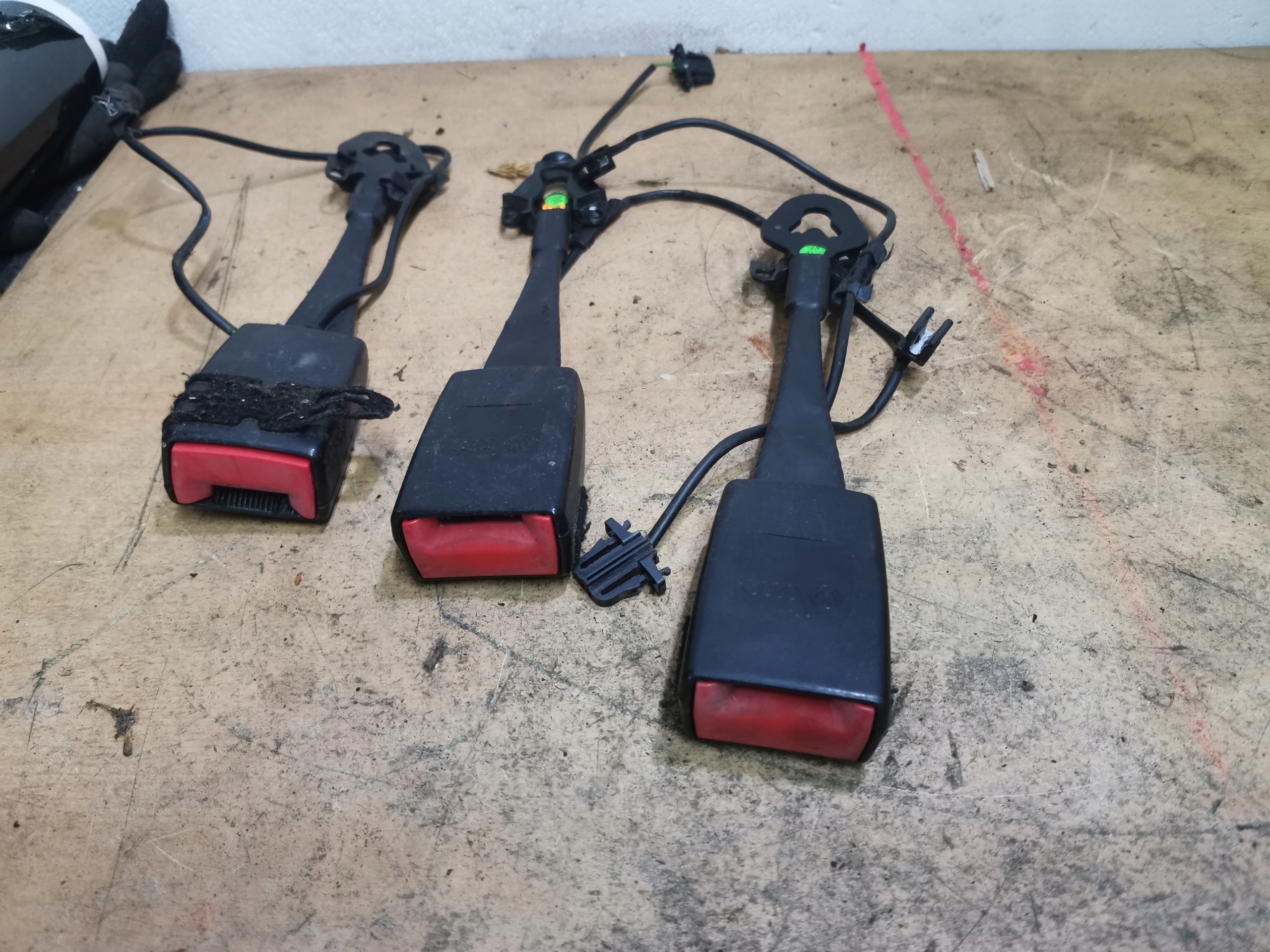защелка ремня перед Audi A4 B8 A5 8T 8K0857755D