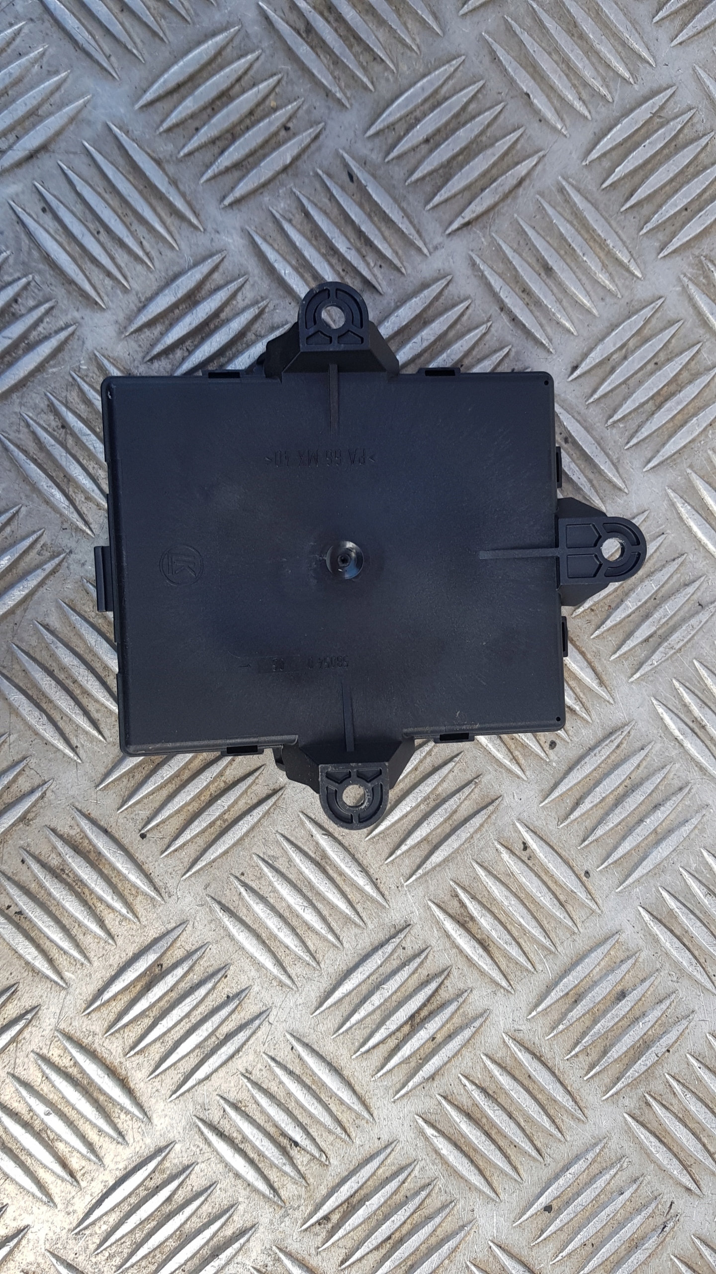 MERCEDES B KLASSA W245 computer control unit left rear part A1698208526