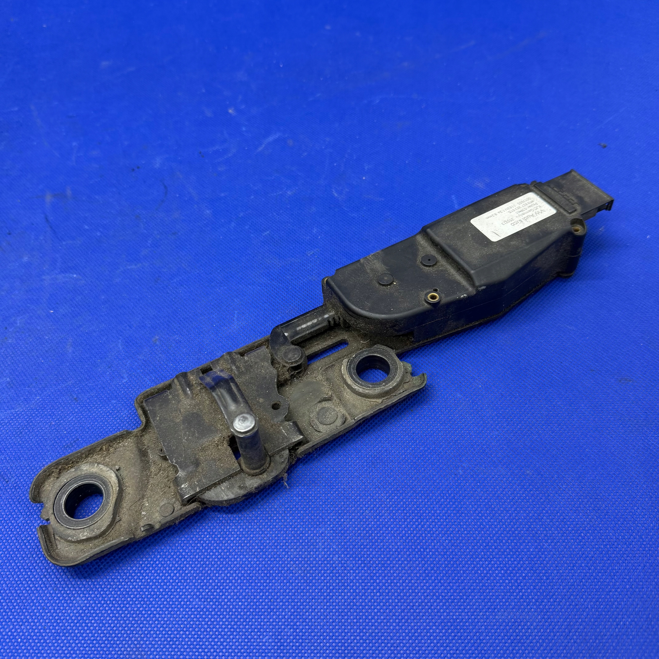 RYGIEL ZAMKA KLAPY 4F9827383 AUDI A6 C7 4G0 4G9 LIFT