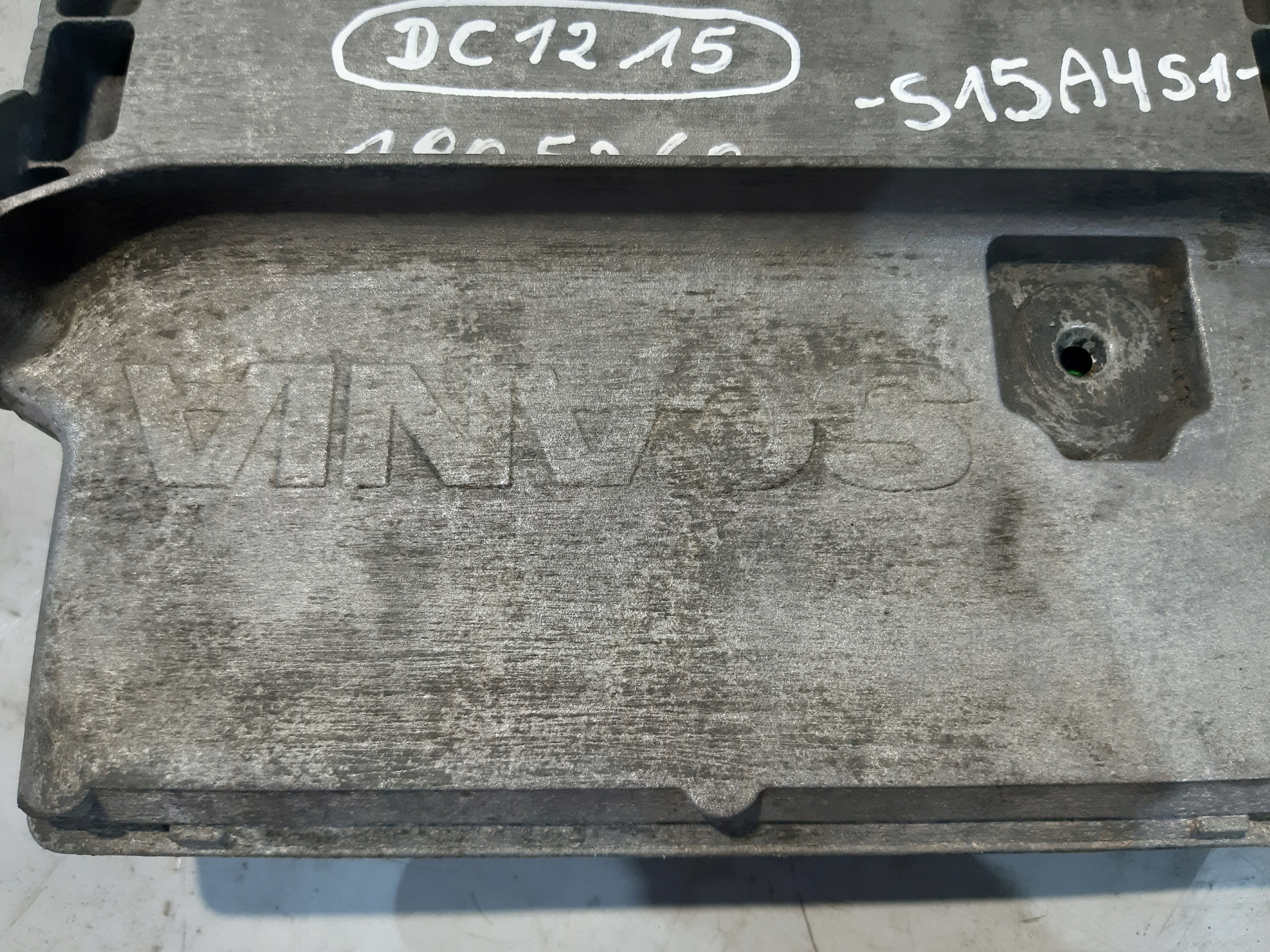 computer control unit of the engine Scania R 420 OE 1805260 DC1215