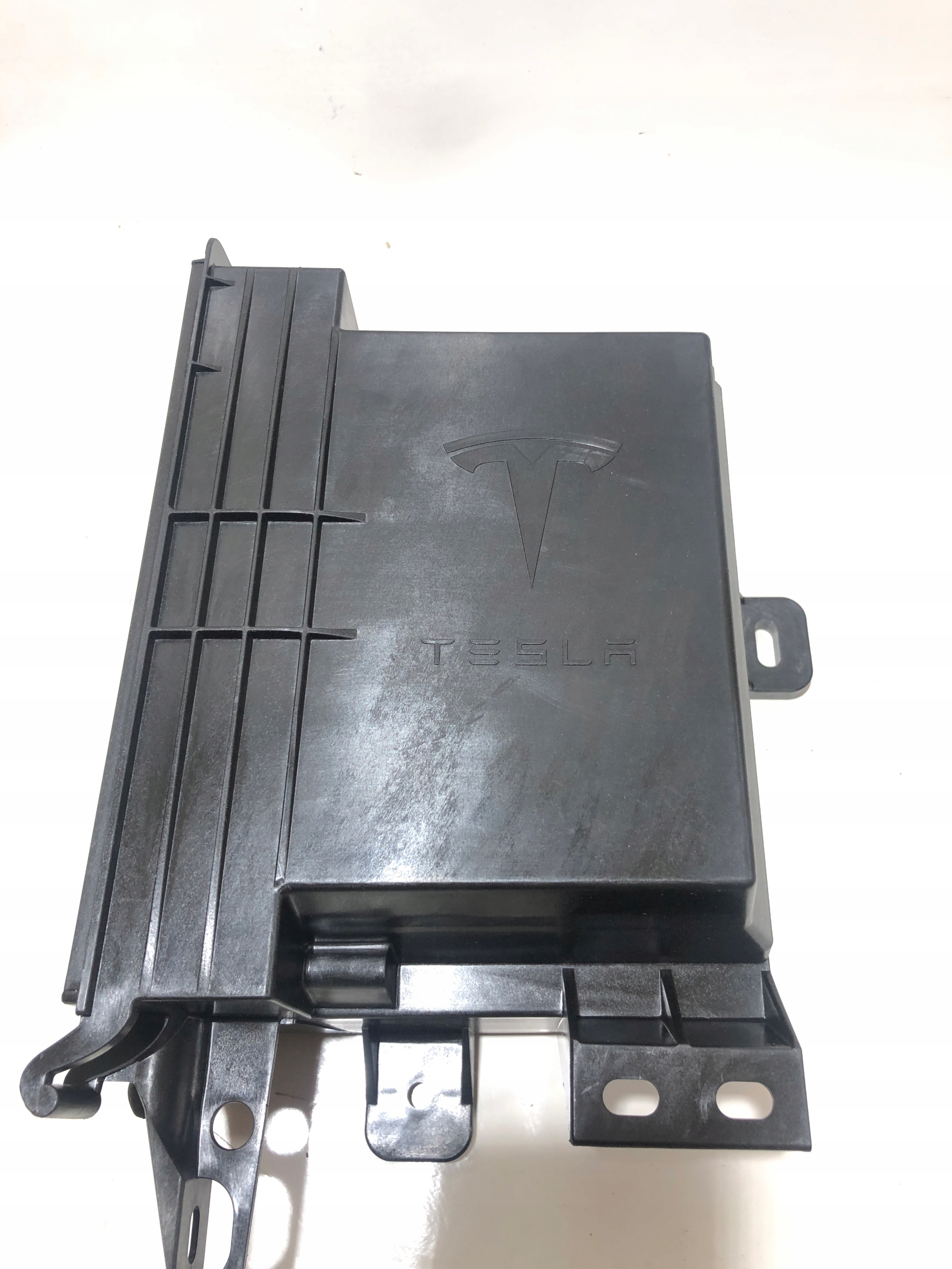 BODY CONTROLER ECU MODULE 2058358 03 C TESLA S