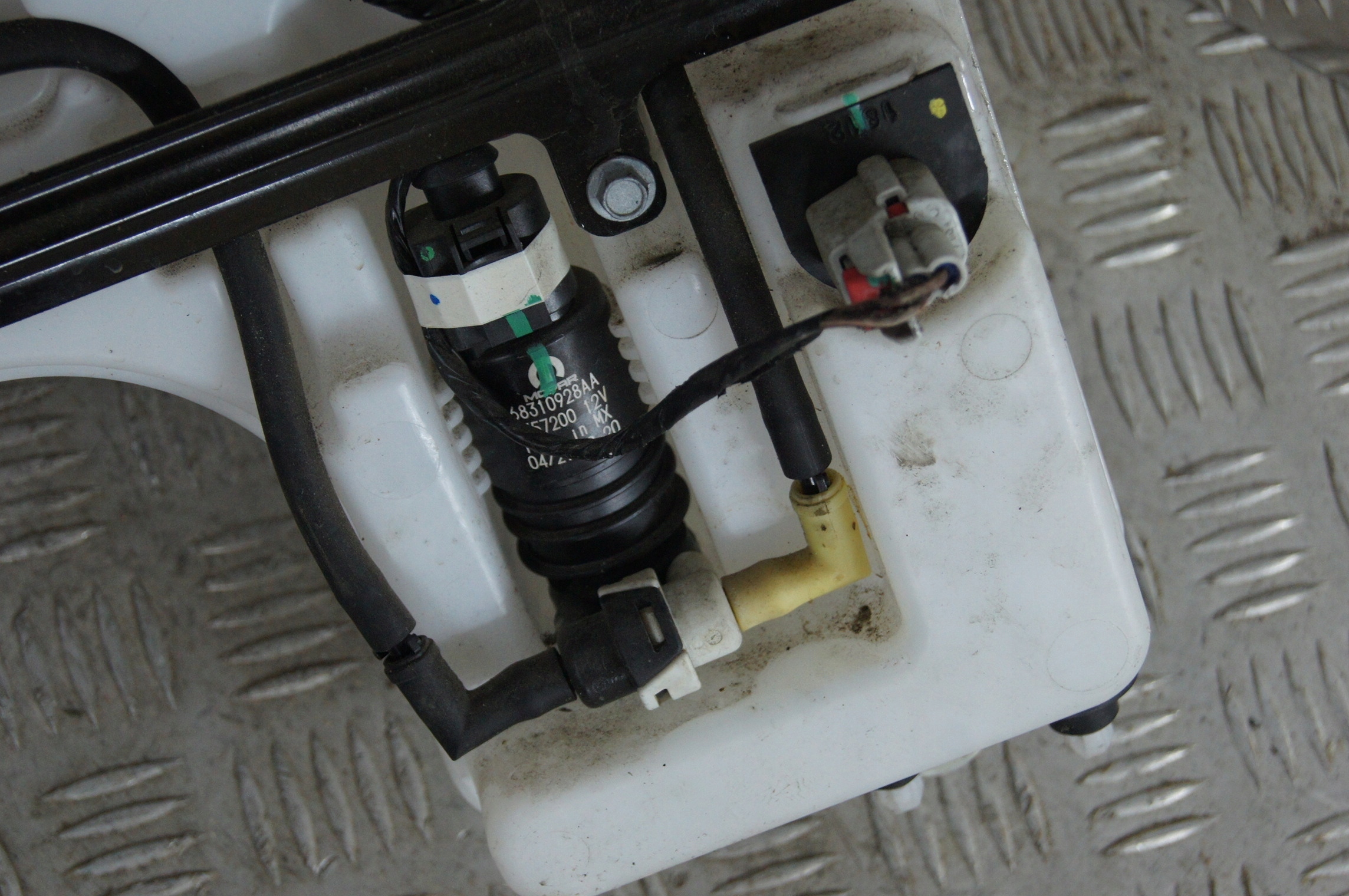 WRANGLER JL бачок омывателя