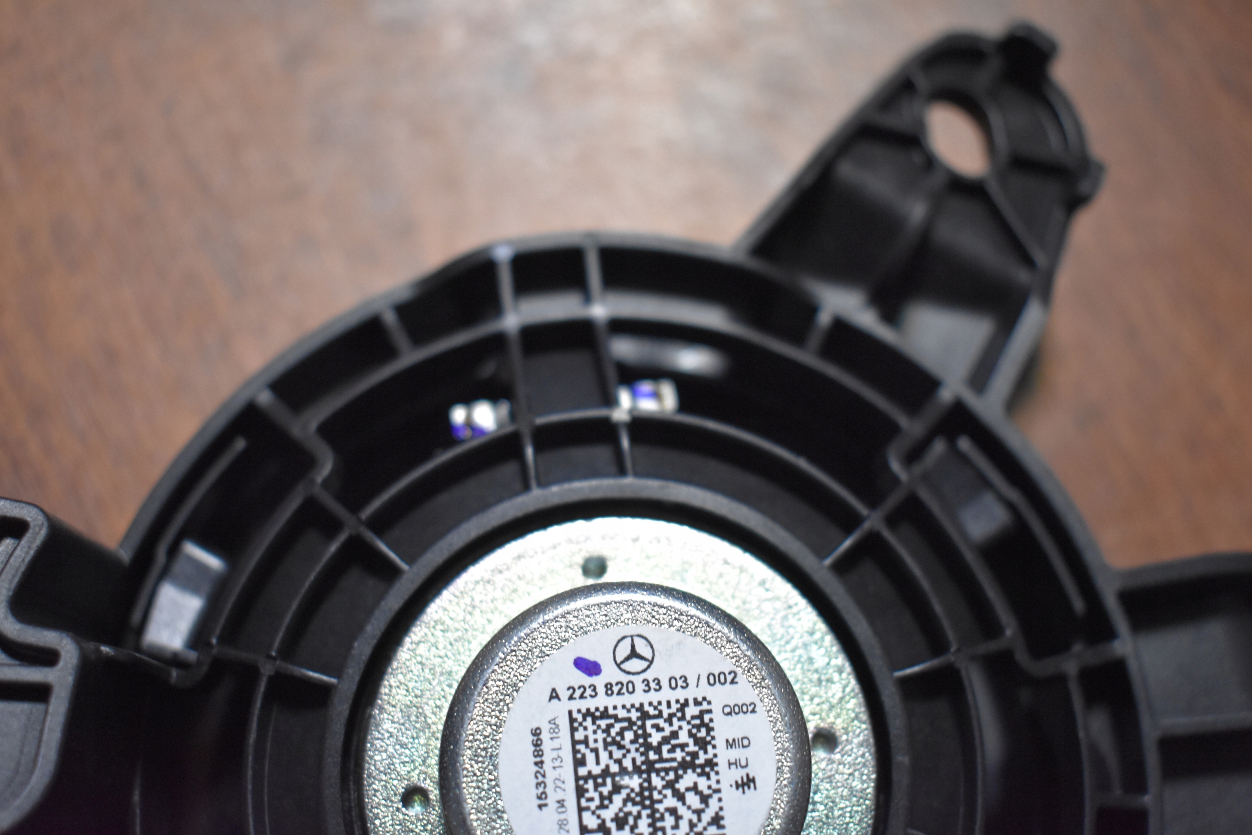IDEALNY speaker MERCEDES W223 1