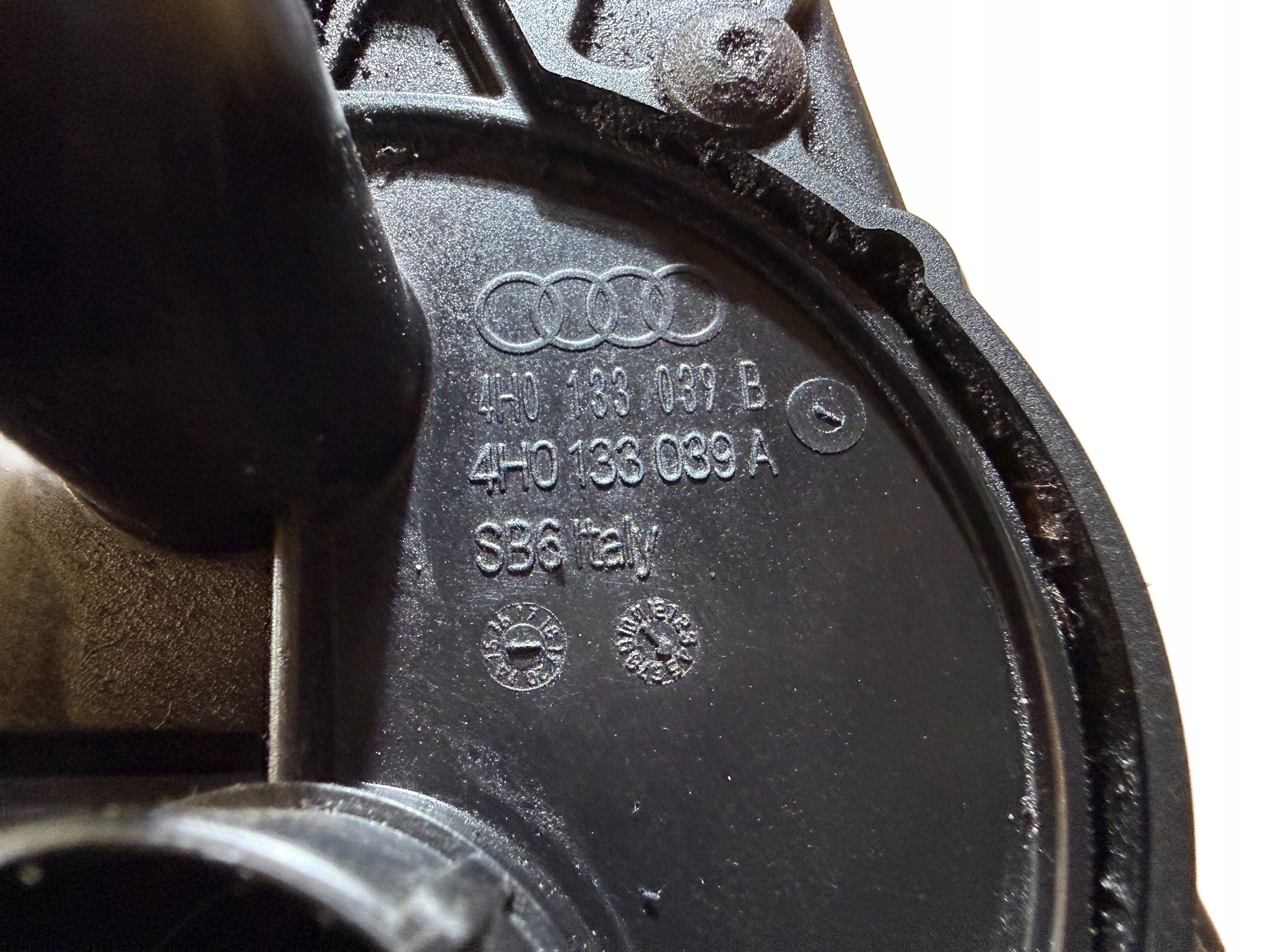 AUDI A8 D4 3.0 TDI Gehäuse filter luft 4H0133039B 4H0133824