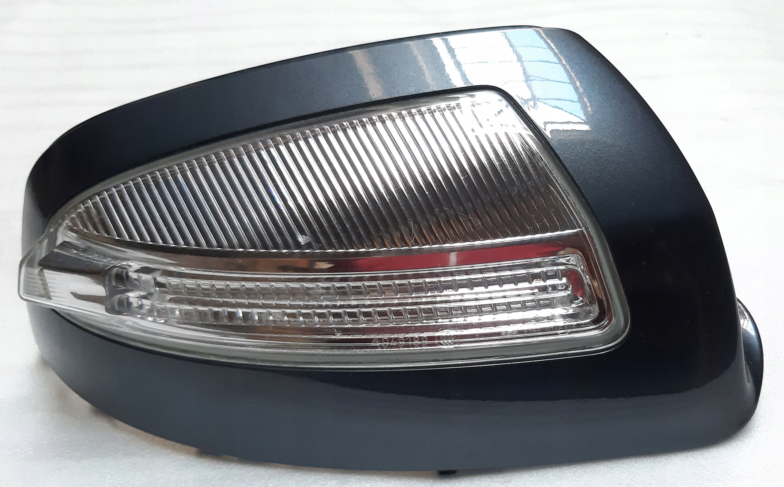 A2048200821 - MERCEDES C-Class W204 указатель поворота зеркала