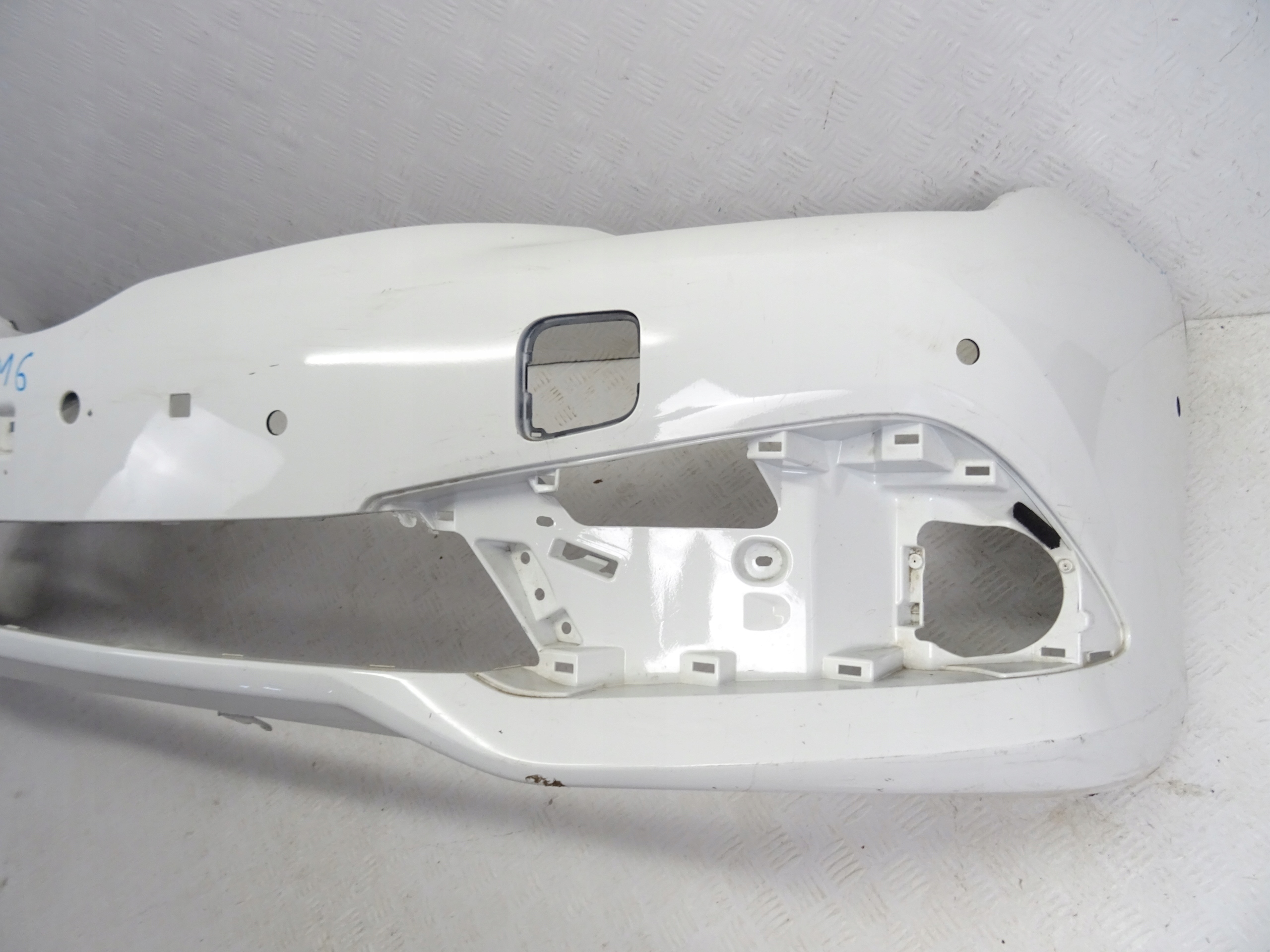 Toyota Auris II 2 LIFT nárazník předek přední