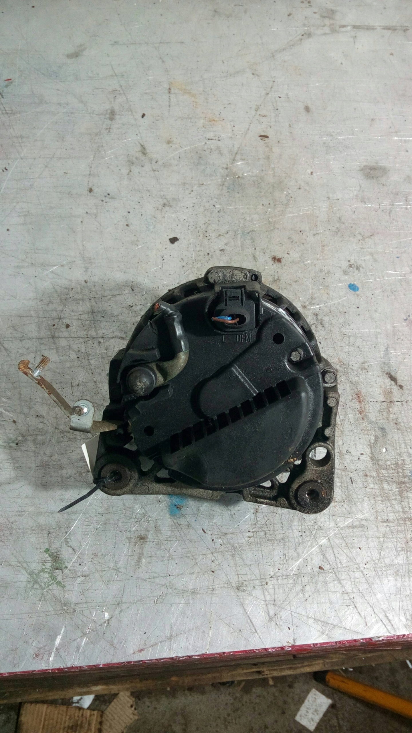 Alternator Volkswagen Polo 9N 1,2 B 03D903025E Producent części OEM