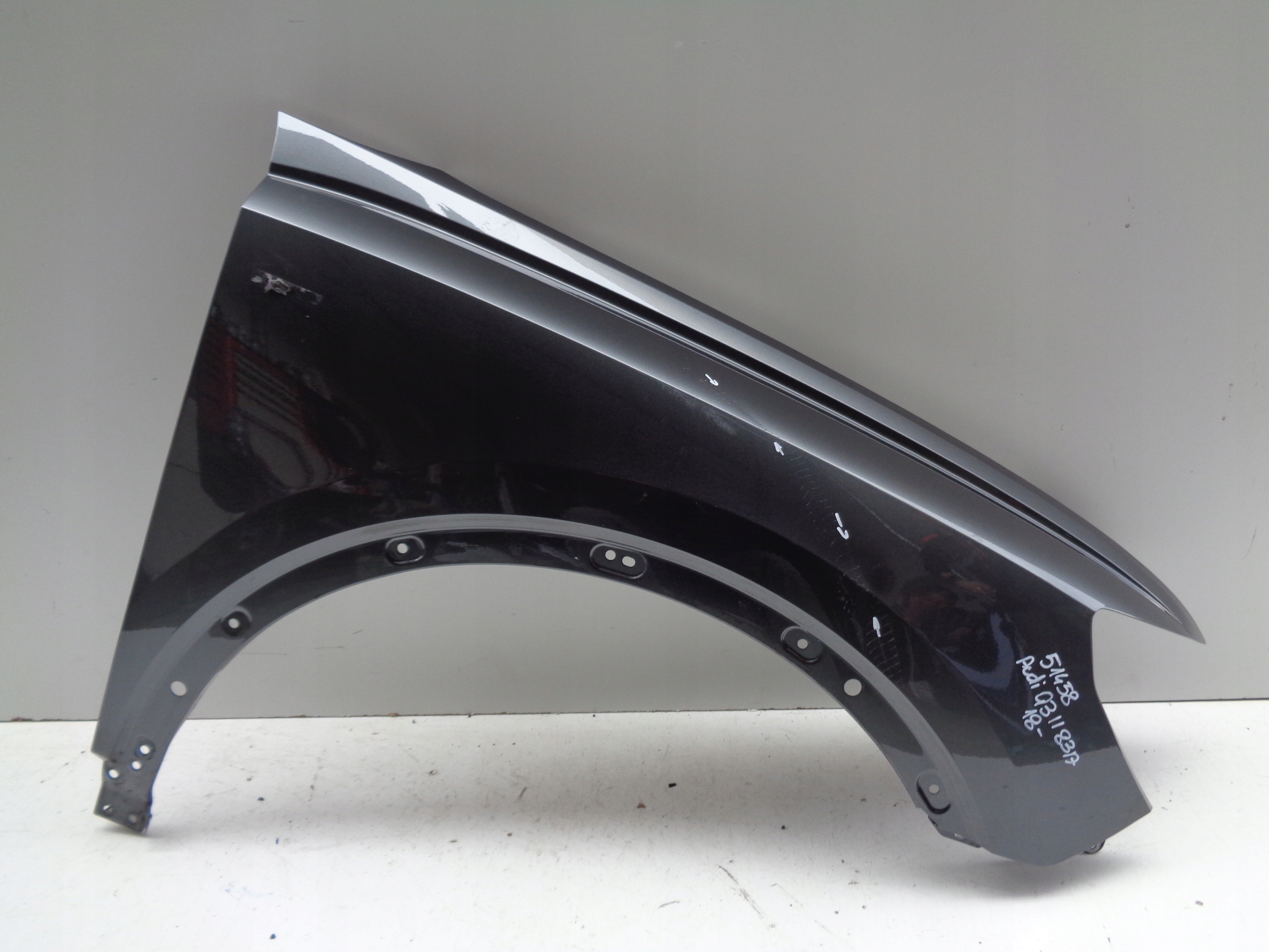 fender right front AUDI Q3 II 83A 18- NR 51458