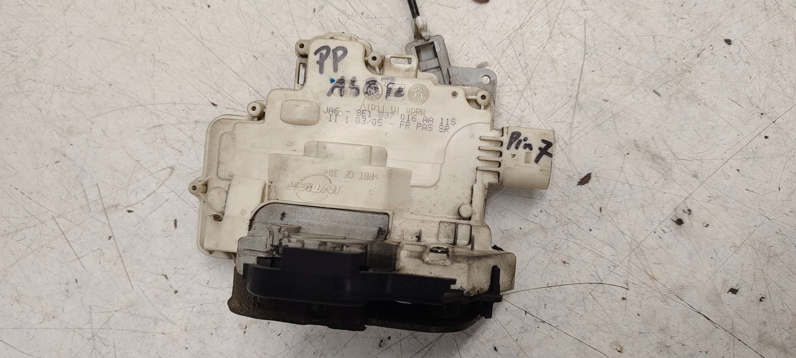 lock door front front right Audi A4 B7 1,8T