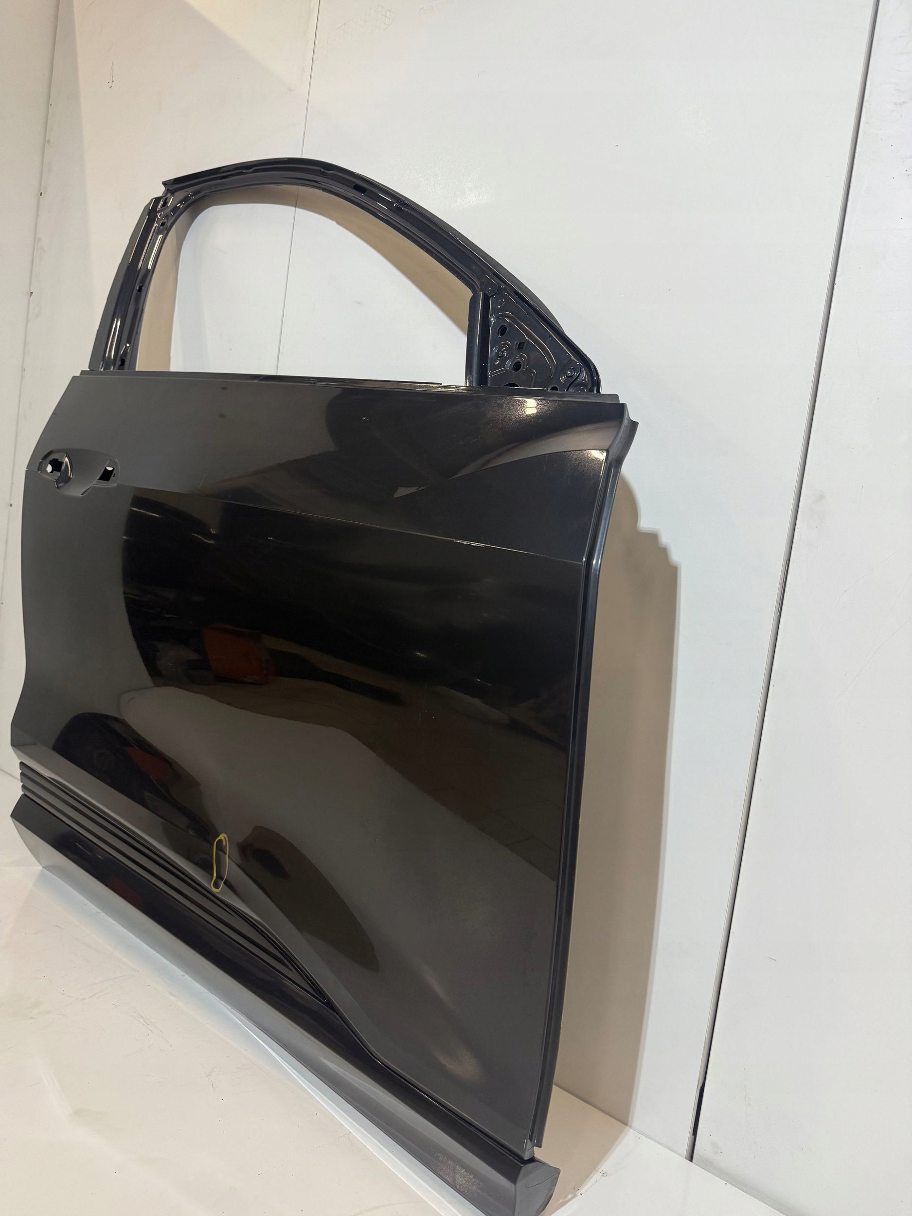 Audi e-tron ETRON 24 4KE Prawa strona Drzwi przednie PRAWE Producent części Audi OE