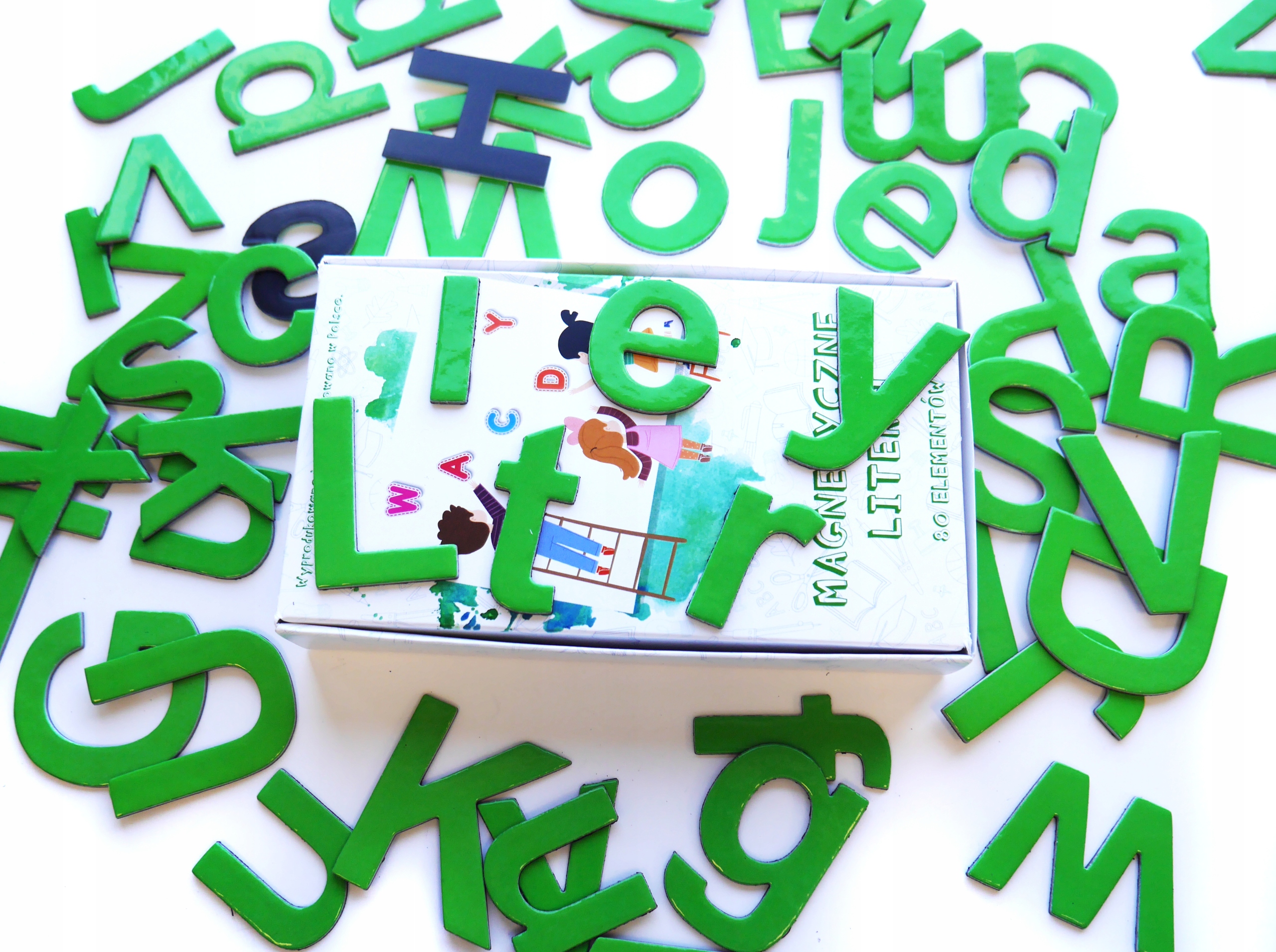 

Magnesy na lodówkę magnes puzzle literki 80 el.