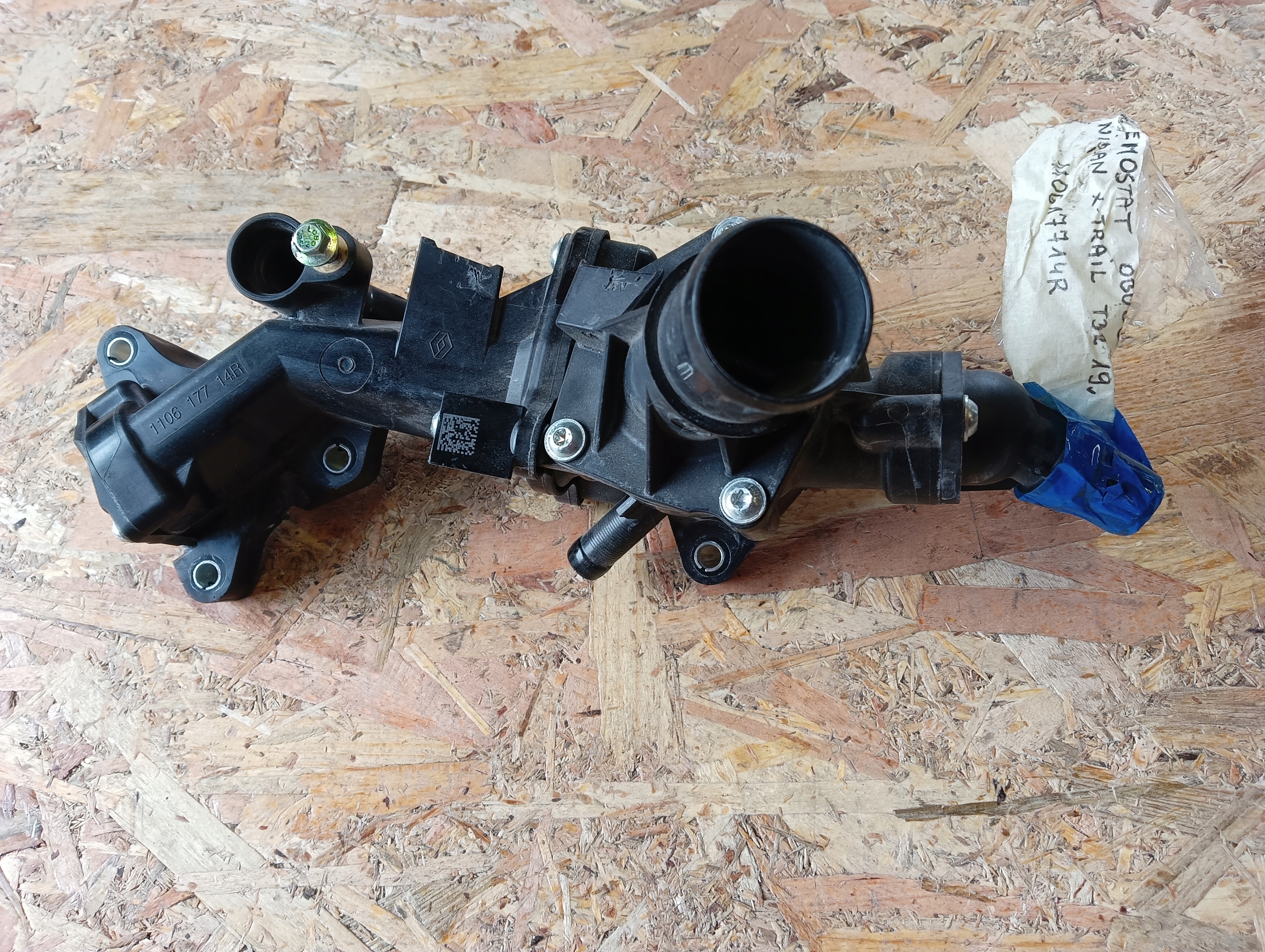 NISSAN X-TRAIL ТЕРМОСТАТ З КОРПУСОМ 110617714R