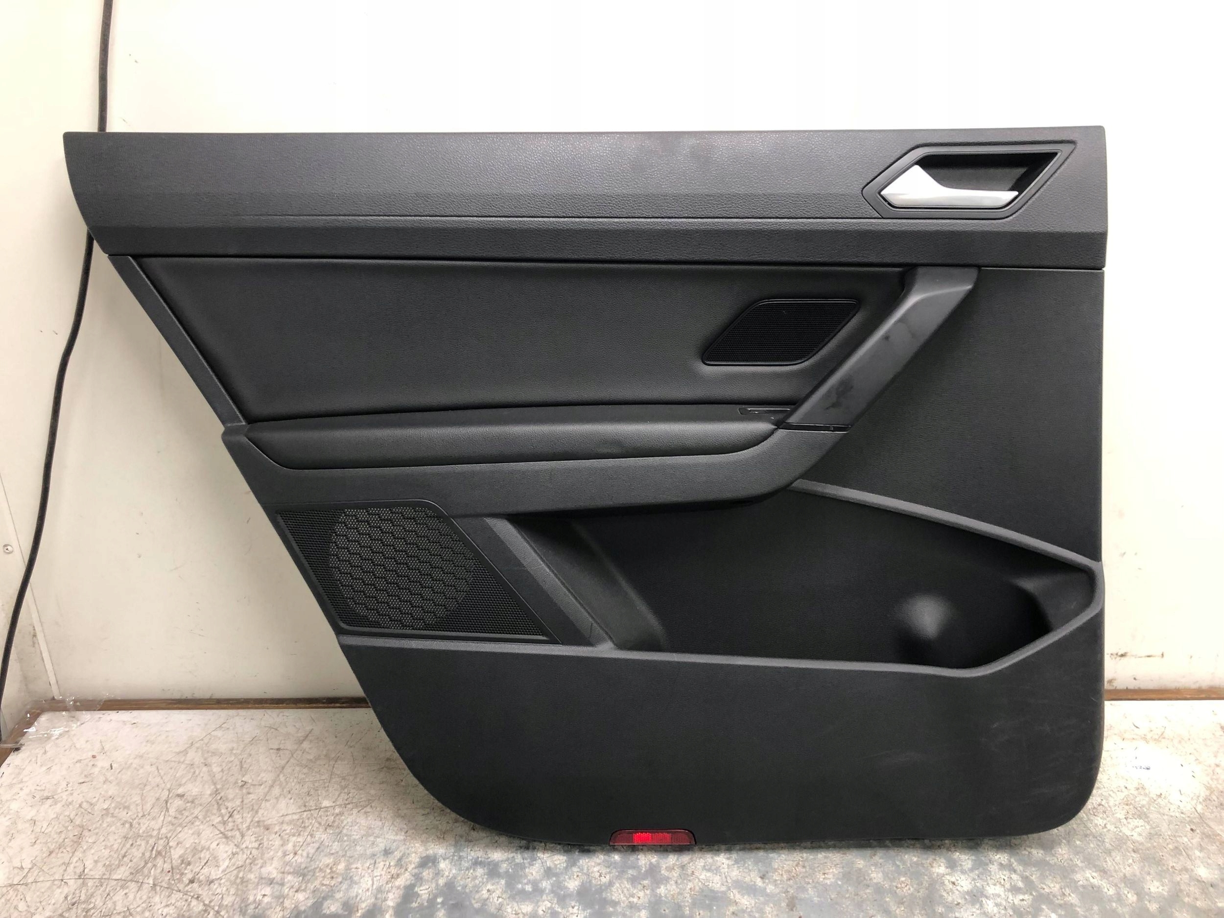 side door left rear part VW TOURAN III 5TA867211