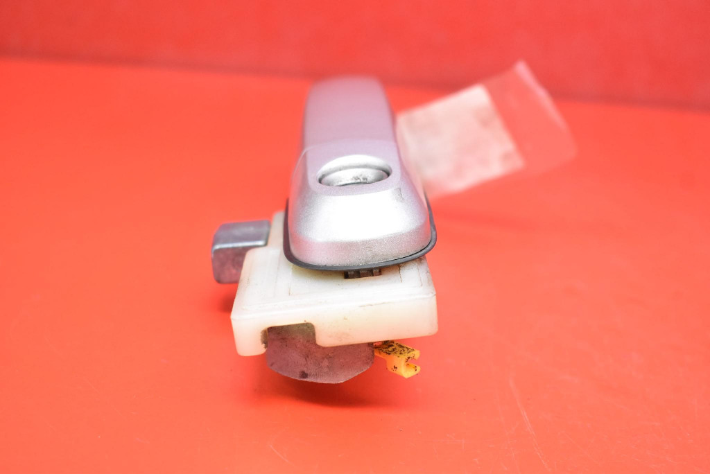 handle right front front SREBRNA HYUNDAI TUCSON 1 and 04-10