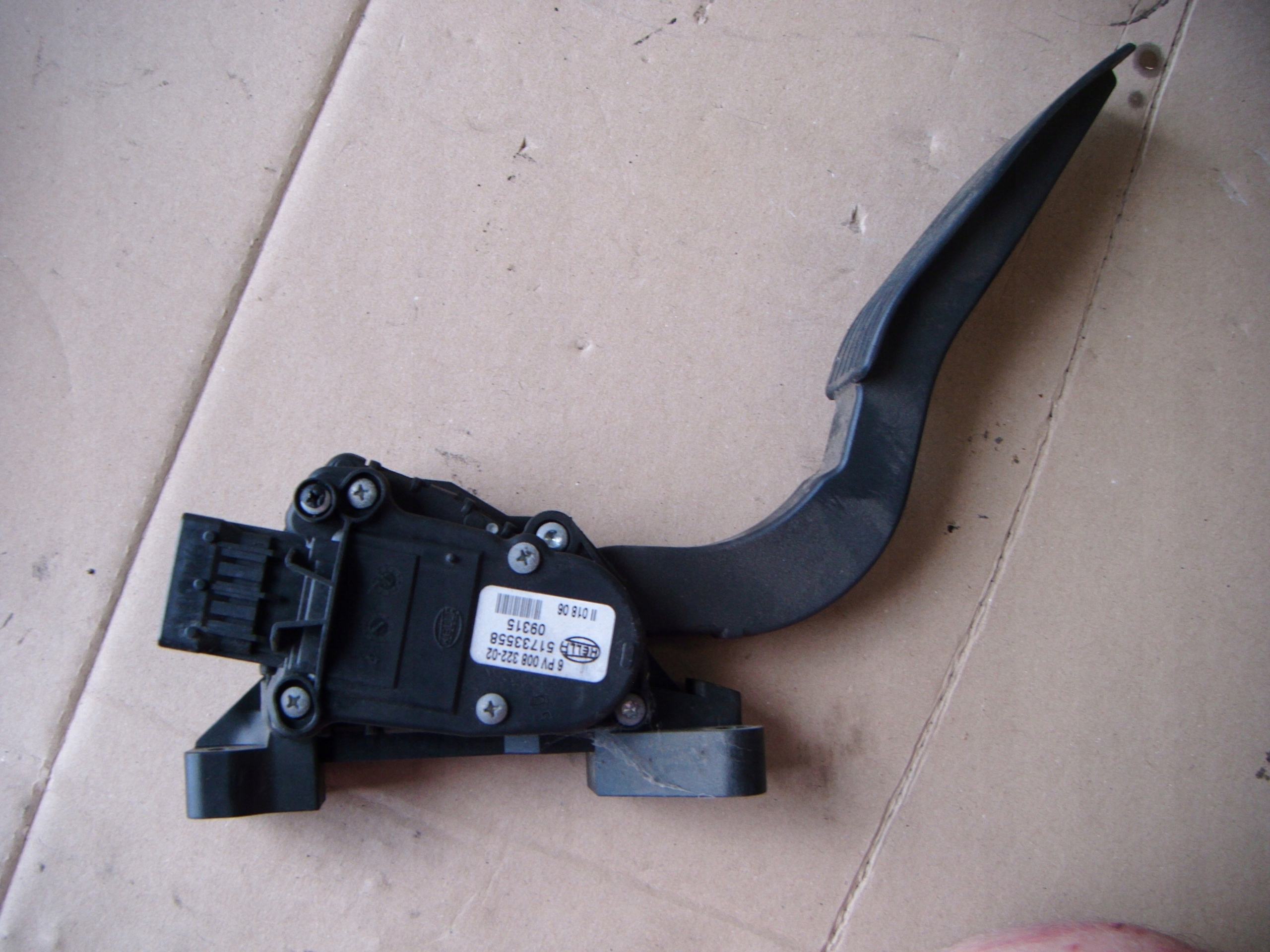 FIAT CROMA 05-1.9 MULTIJET POTENCJOMETR GAZU