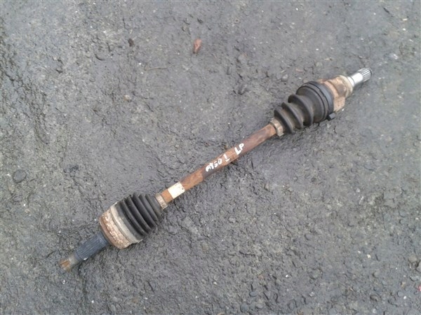 PÓŁOŚ PRAWA PÓŁOŚKA TOYOTA AYGO I 1.0B