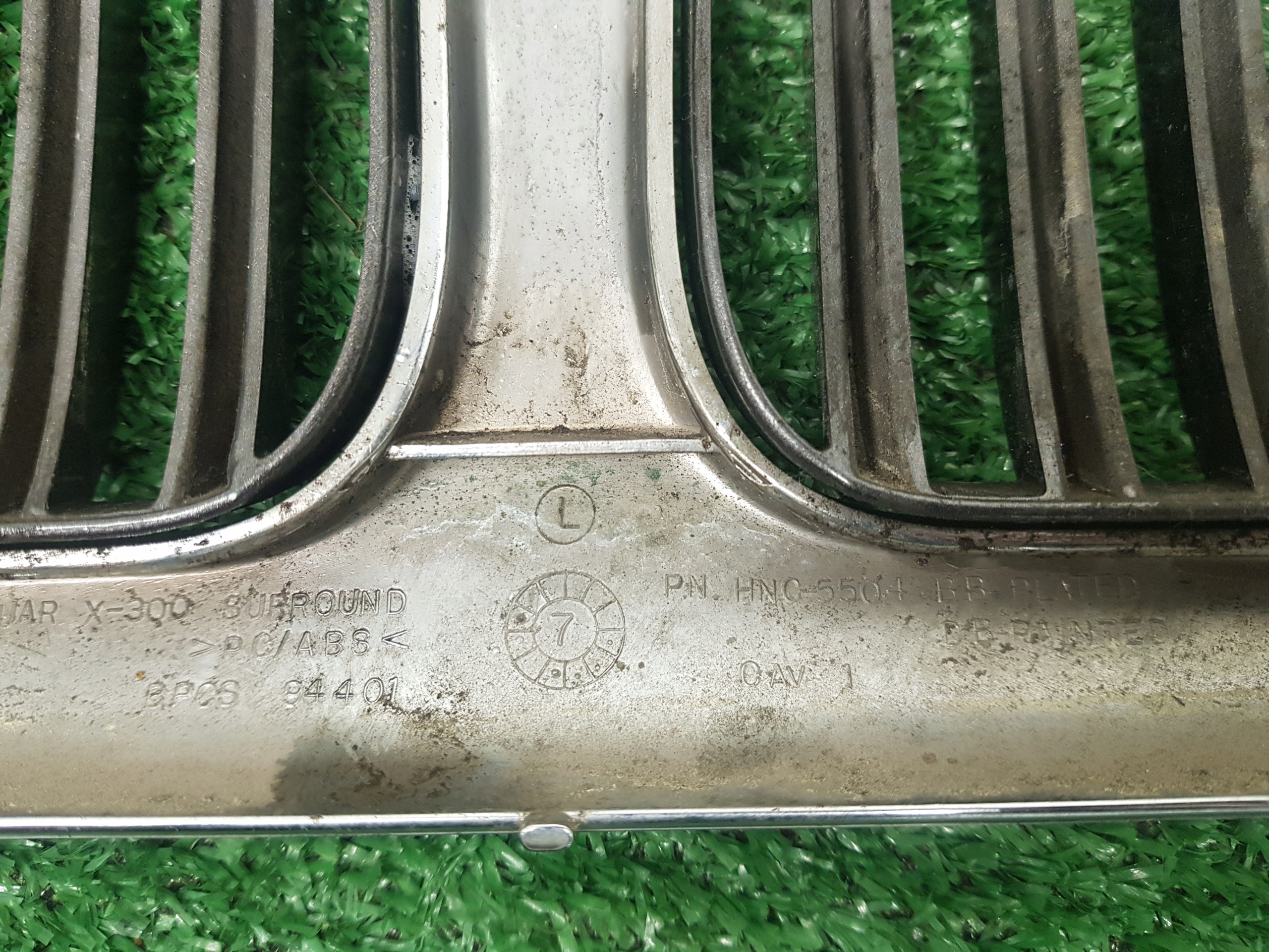 Grill Grill JAGUAR XJ HNC-5504-BB